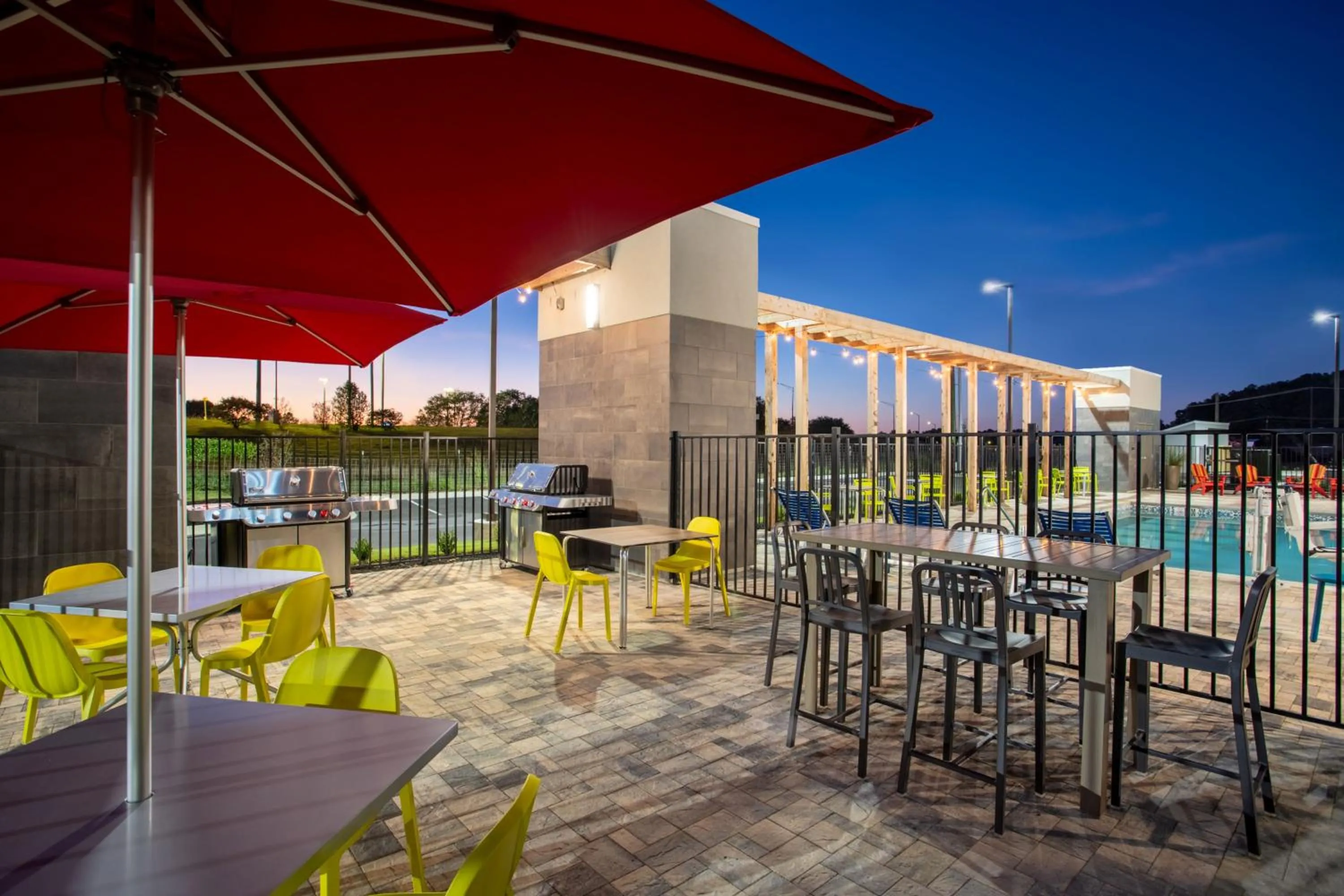 BBQ facilities in Home2 Suites By Hilton Calhoun
