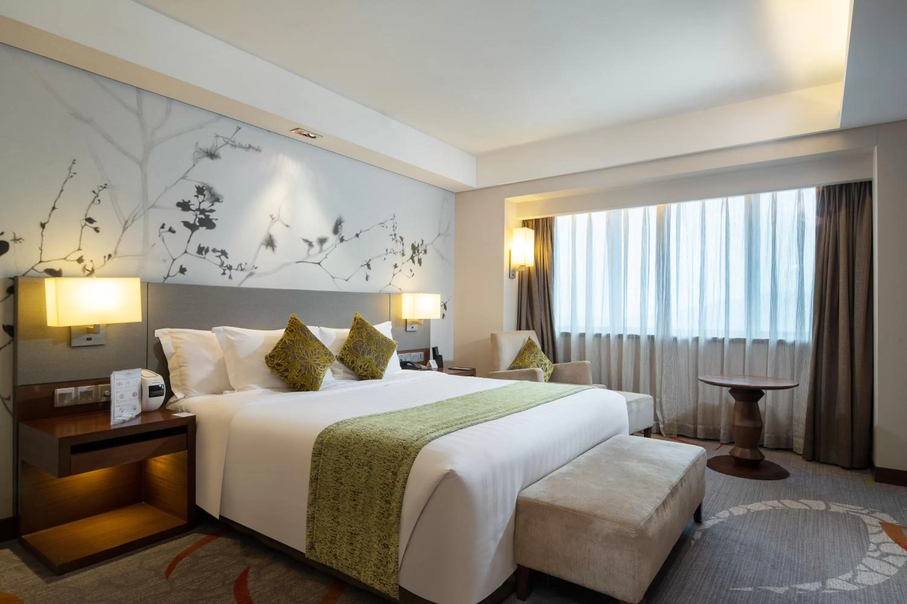 Photo of the whole room, Bed in Crowne Plaza Guangzhou City Centre by IHG