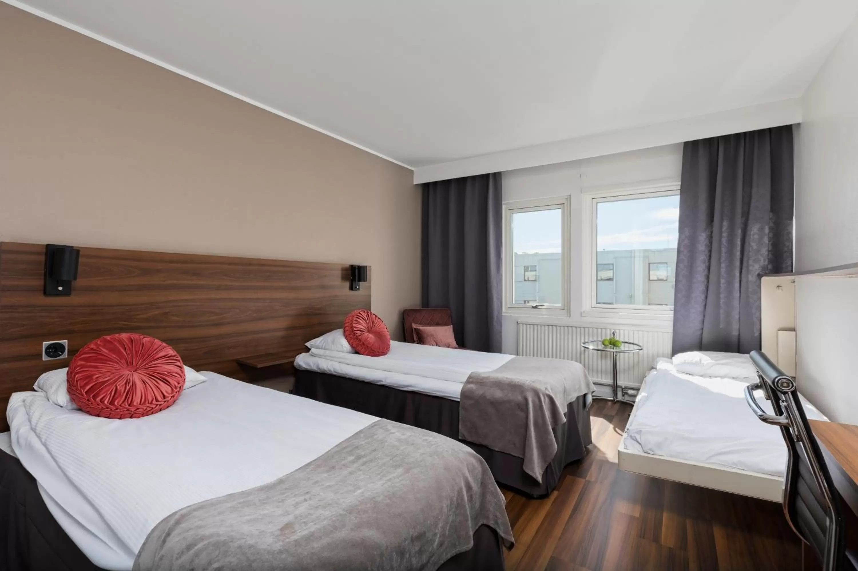 Triple Room with Evening Meal in Apple Hotel & Konferens Göteborg