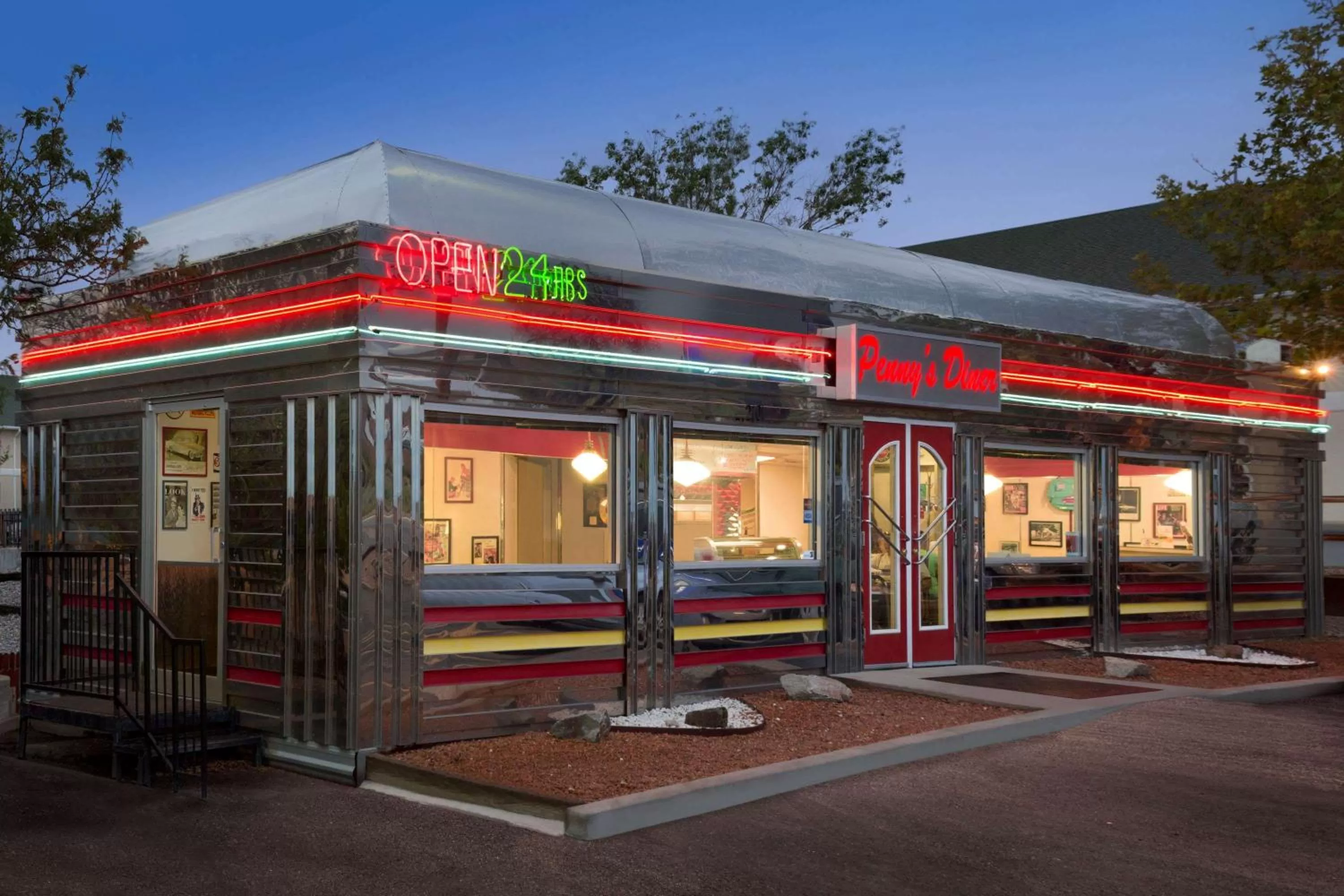 Restaurant/places to eat in Travelodge by Wyndham Belen