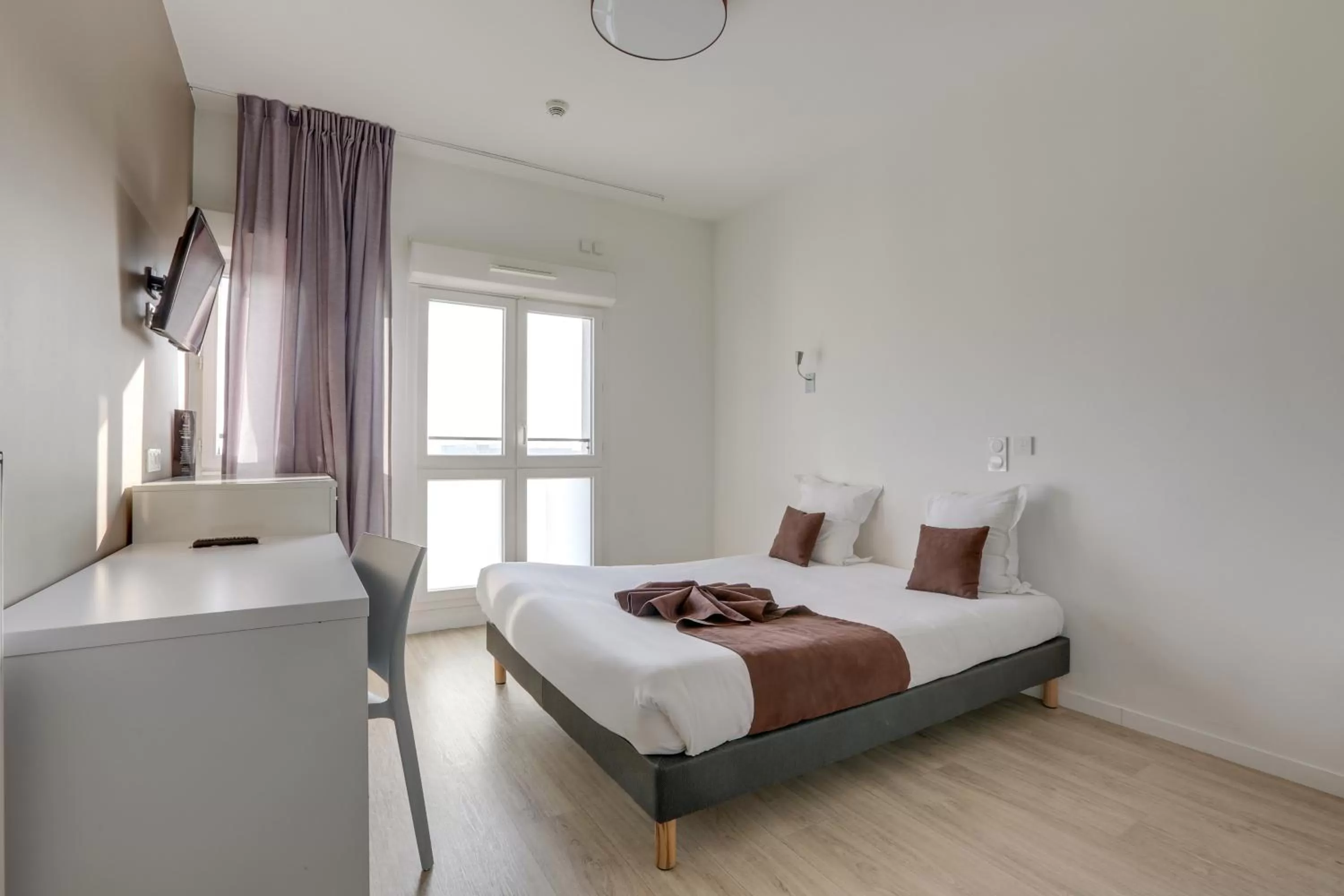 Bed in All Suites Appart Hôtel - Choisy-le-Roi