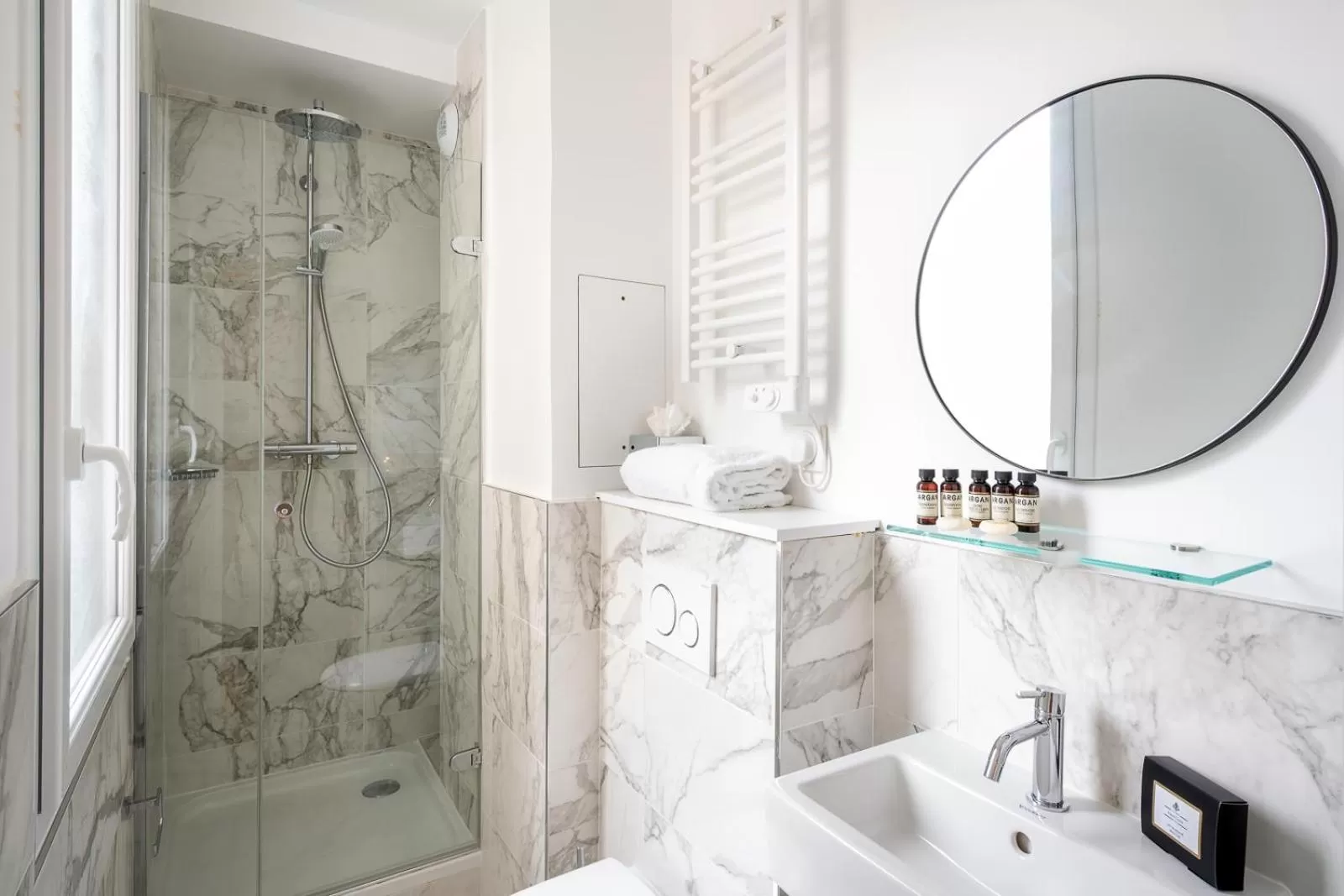 Shower in Hôtel 31 - Paris Tour Eiffel