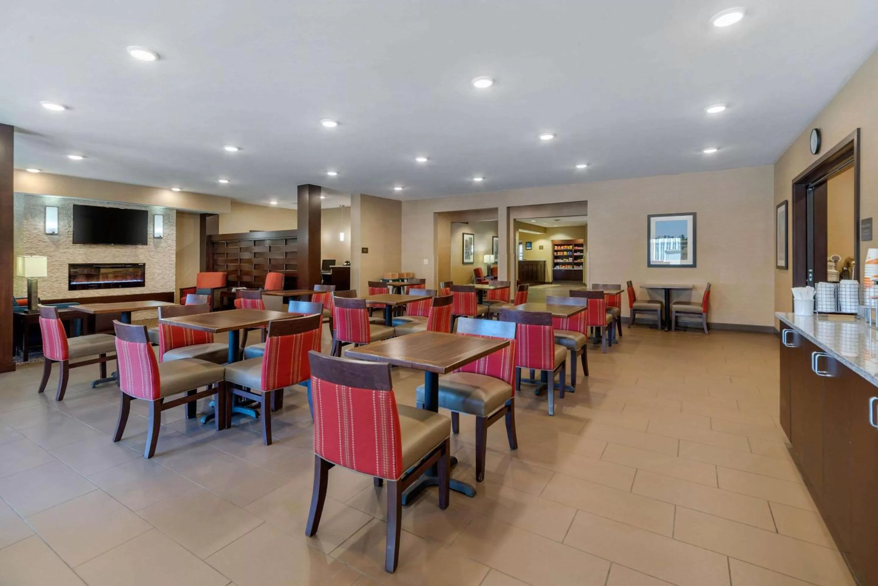 Restaurant/places to eat in Comfort Inn & Suites Northern Kentucky