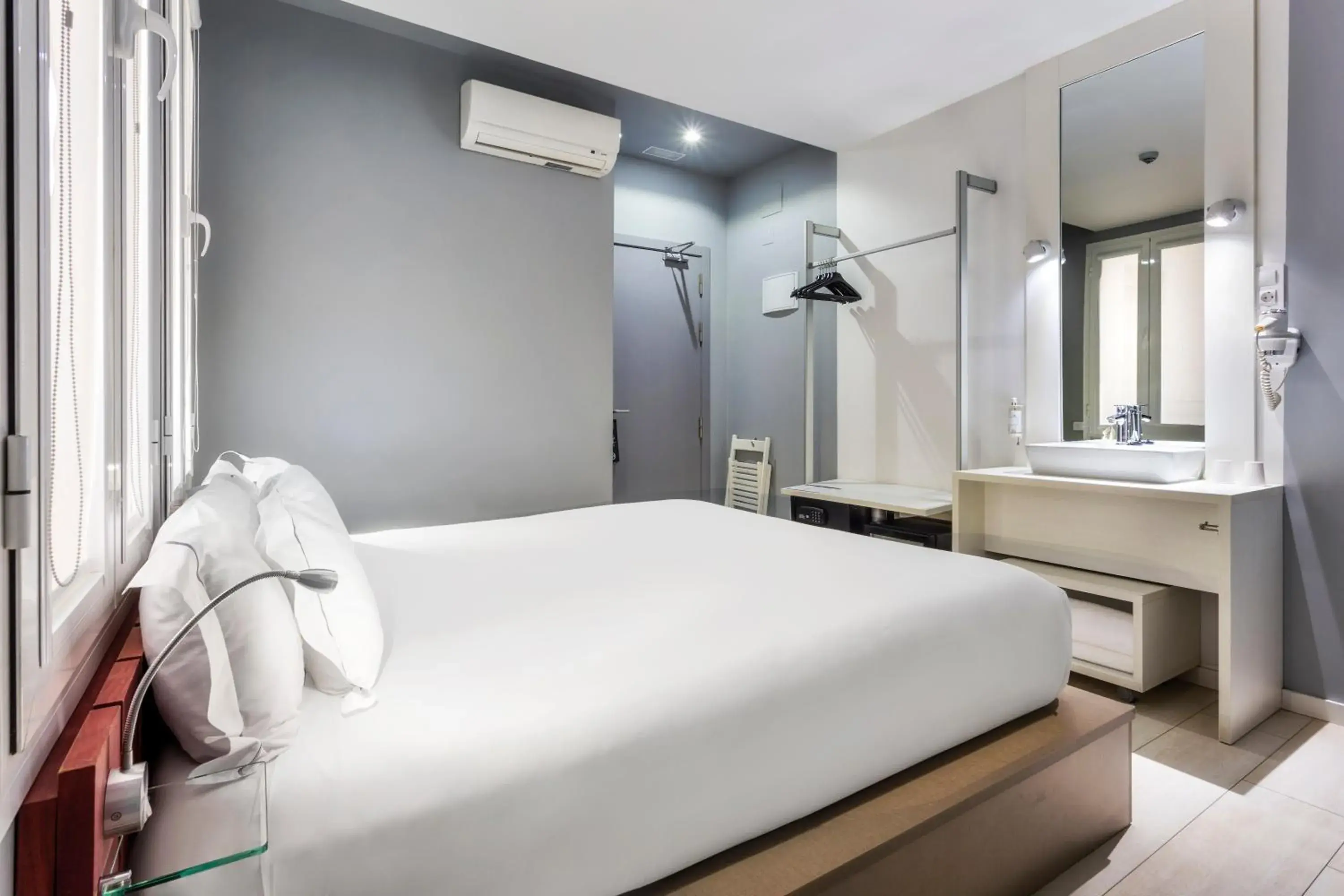 Double Room in B&B HOTEL Madrid Centro Fuencarral 52 Double Room in B&B HOTEL Madrid Centro Fuencarral 52