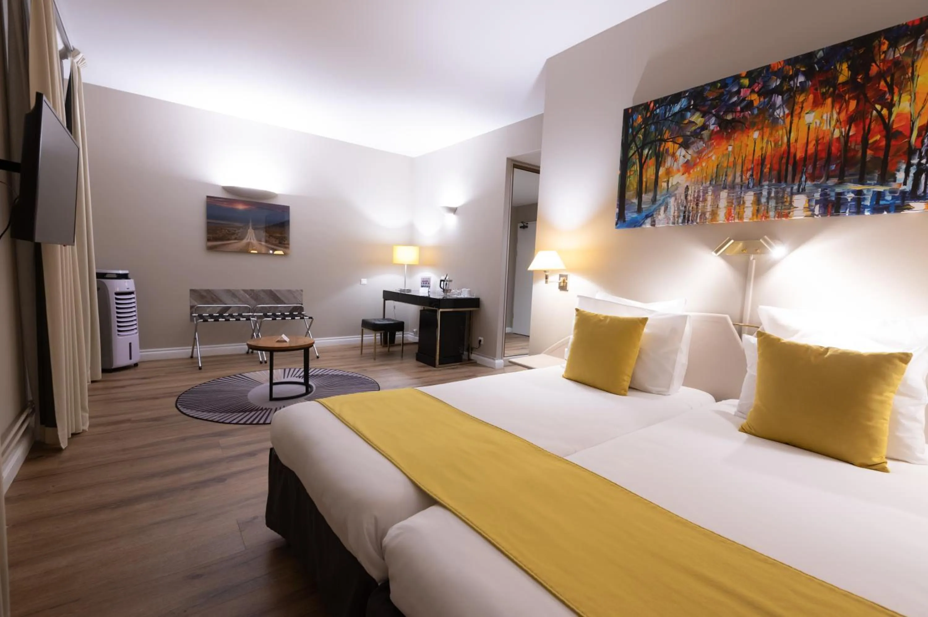 Photo of the whole room, Bed in Grand Hôtel Du Tonneau D'Or