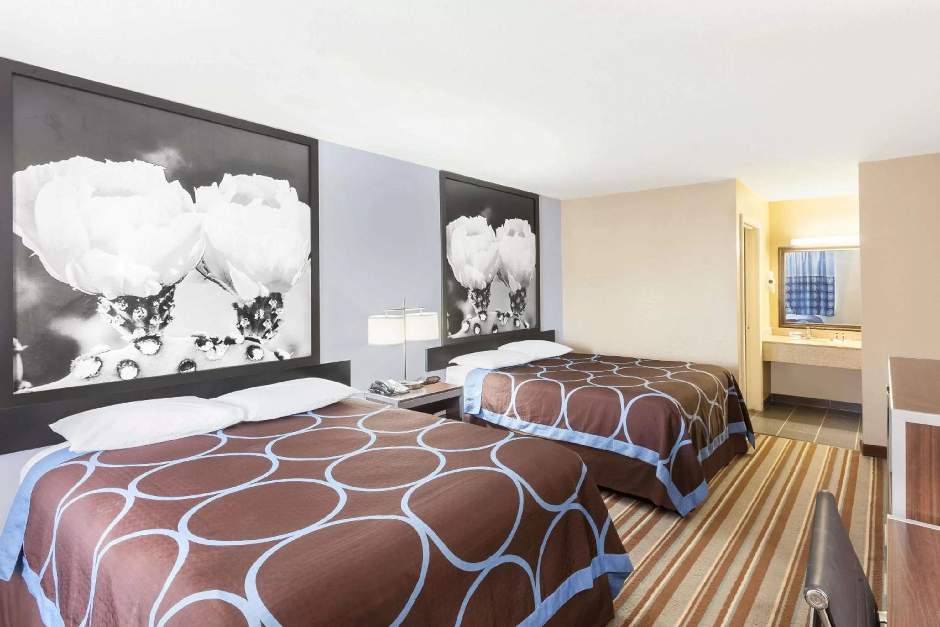 Bedroom, Bed in Super 8 by Wyndham Kingsville