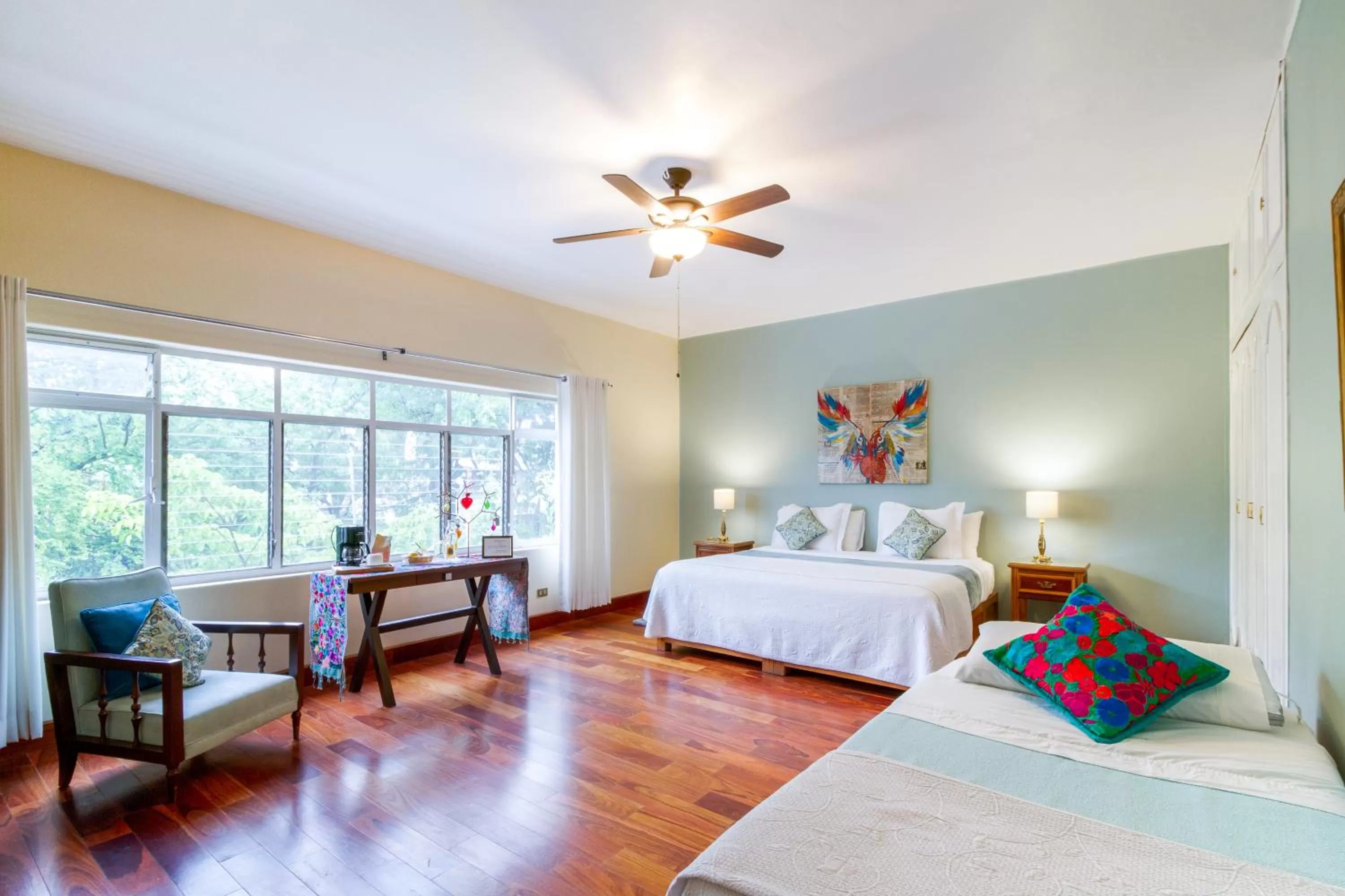 Photo of the whole room, Bed in Casa de Luz