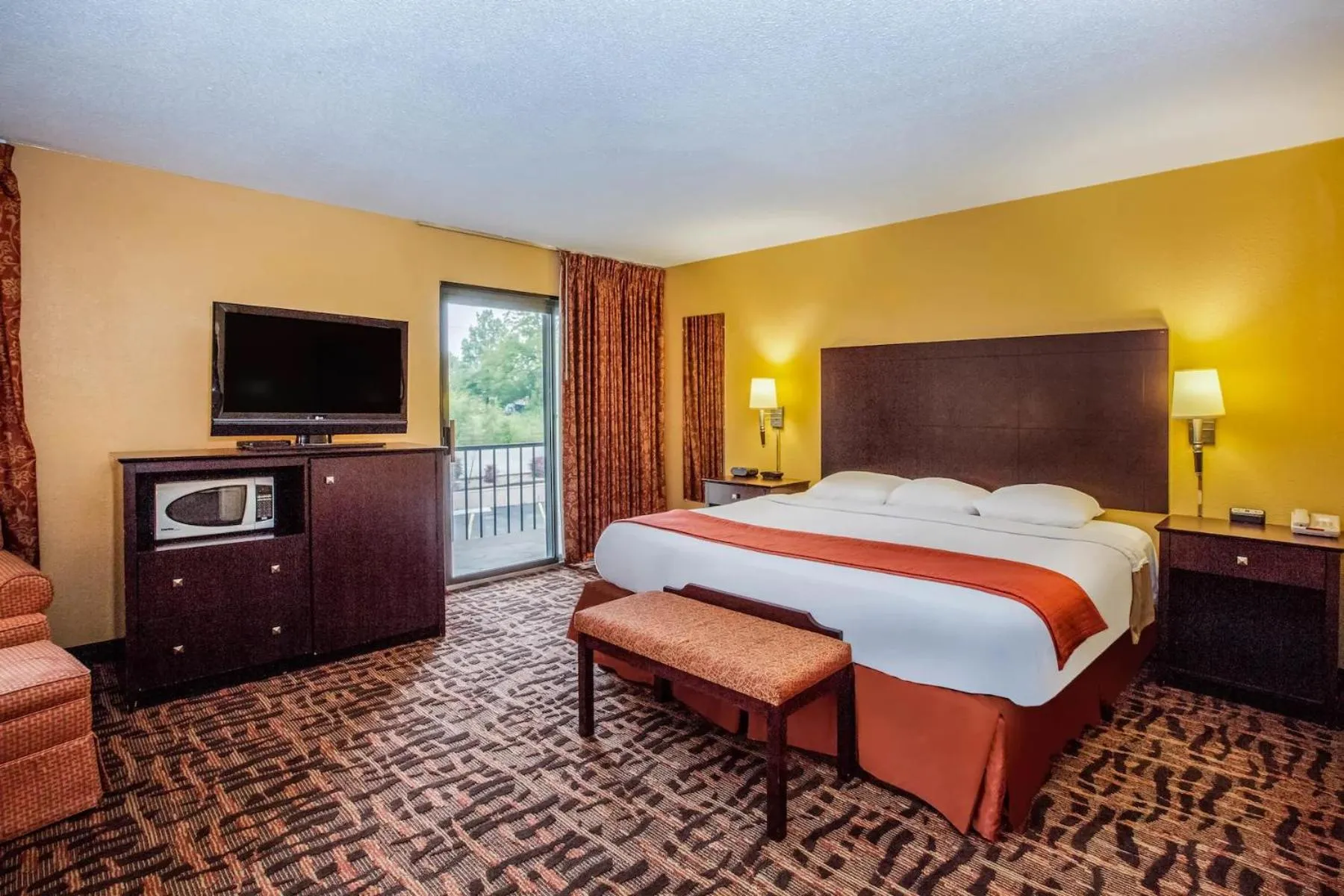 Bed in Super 8 by Wyndham Lawrence KU