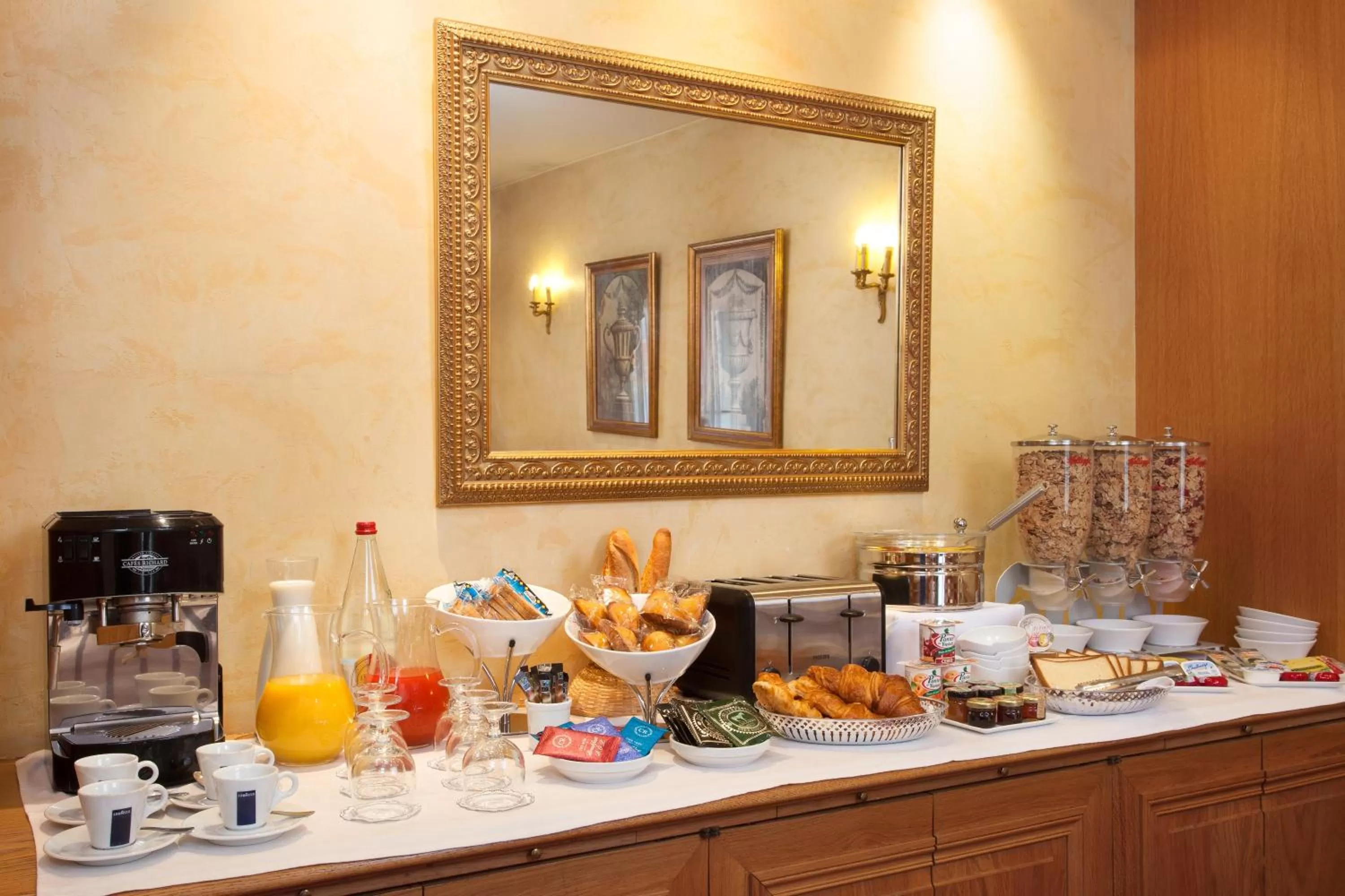 Food in Hôtel de Sévigné