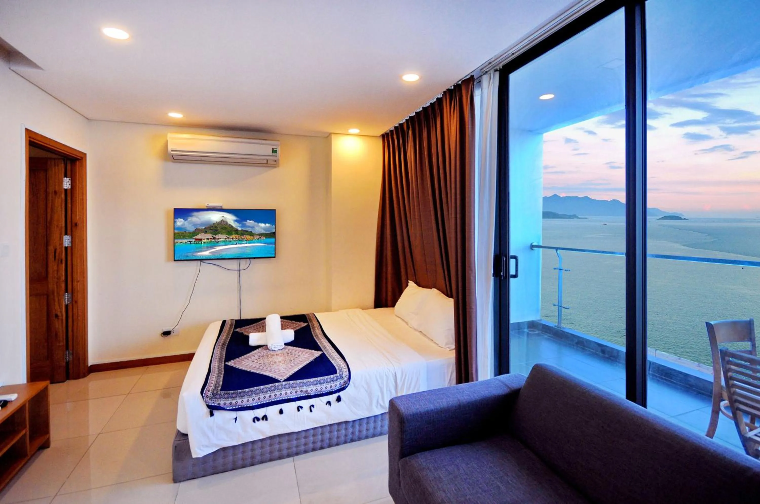 Bed in Holi Beach Hotel & Apartments