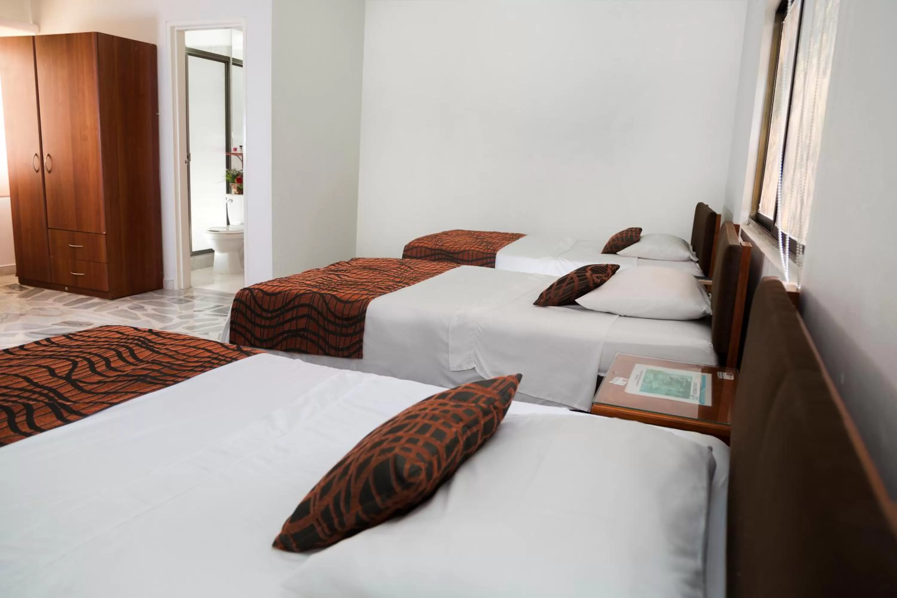 Photo of the whole room, Bed in Hotel Flamingo Cali