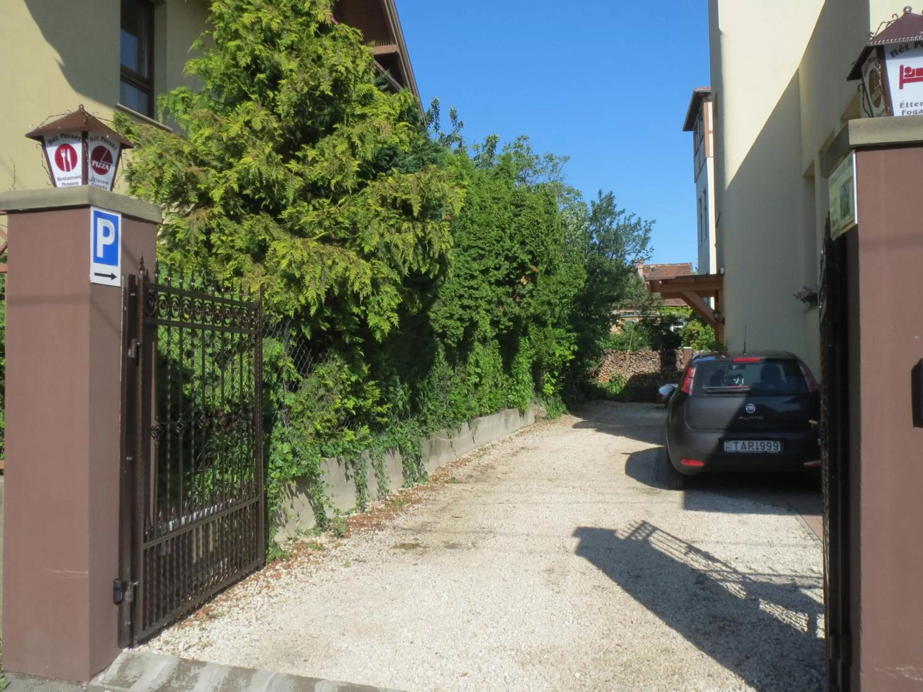 Garden in Hét Pecsét Fogadó Étterem