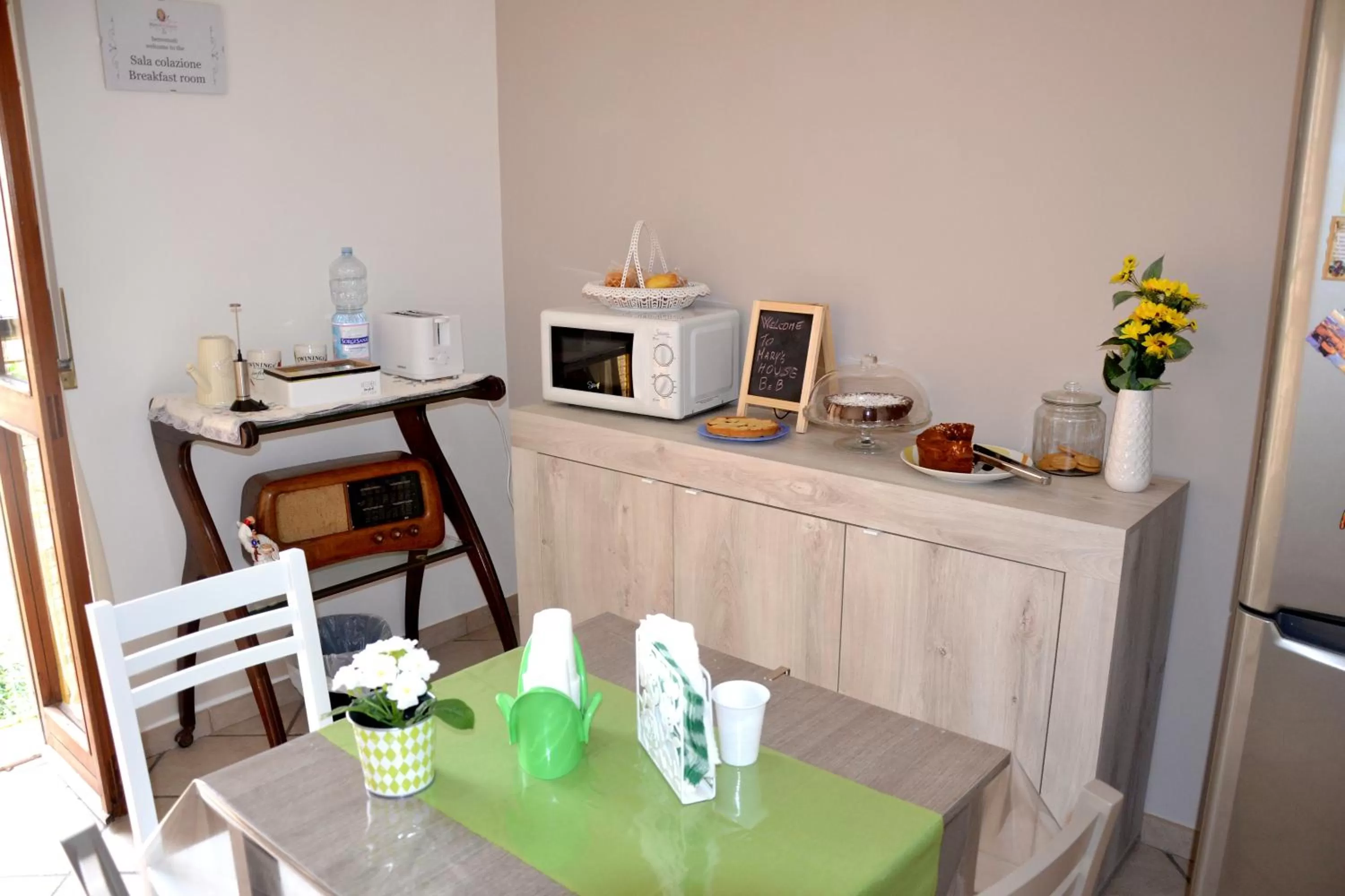 Coffee/tea facilities in Mary's house