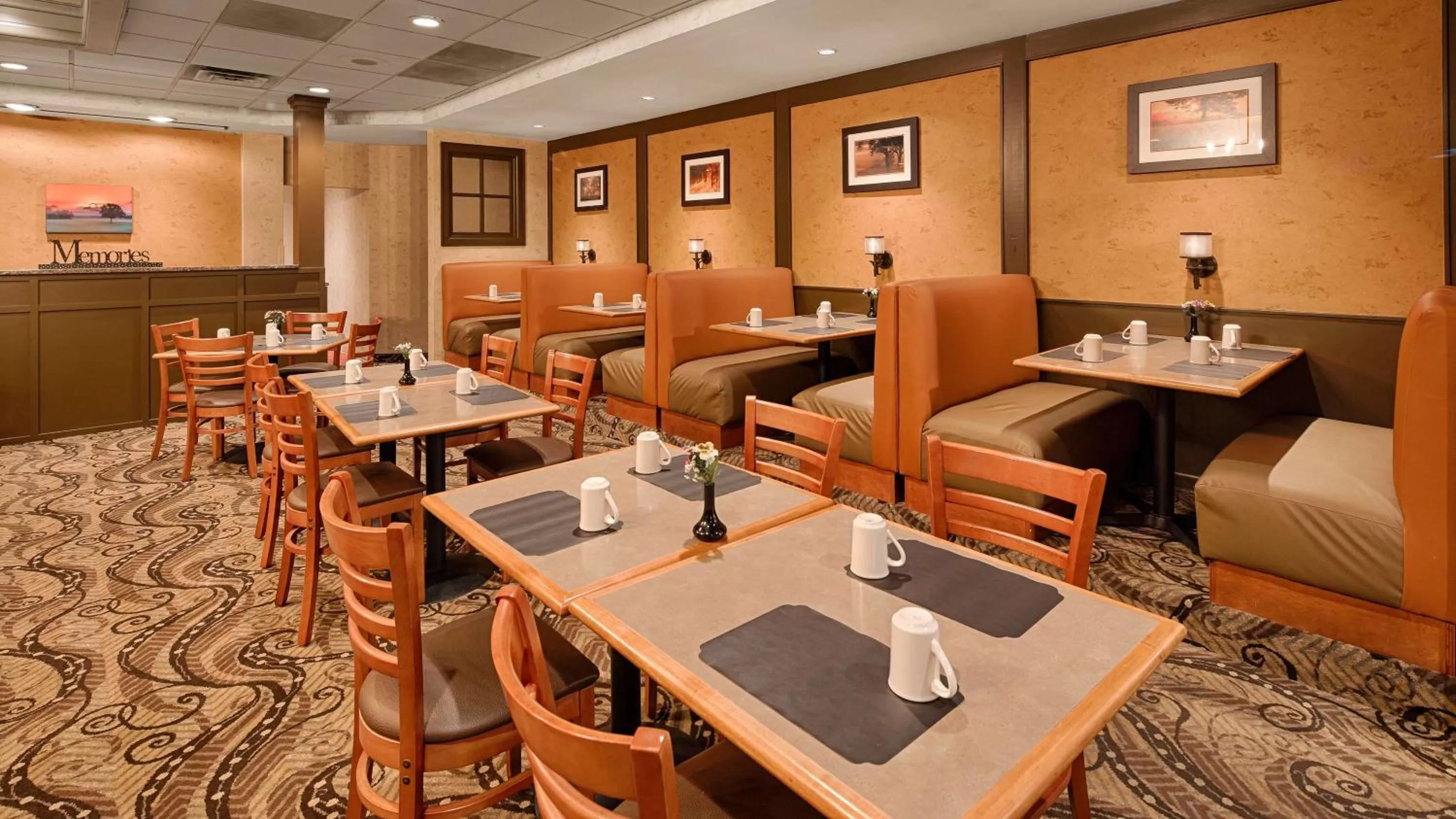 Restaurant/places to eat in Baymont Inn & Suites
