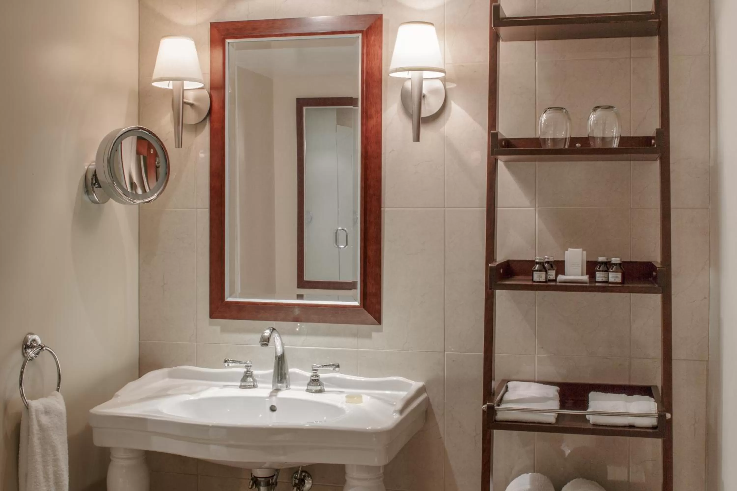 Bathroom in Hotel Nelligan