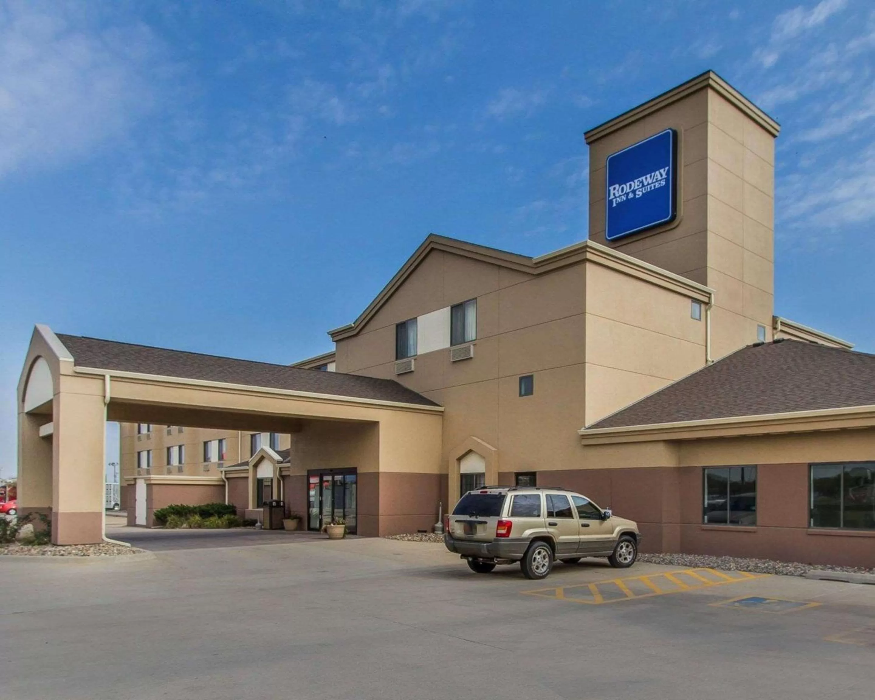 Property Building in Rodeway Inn Fremont