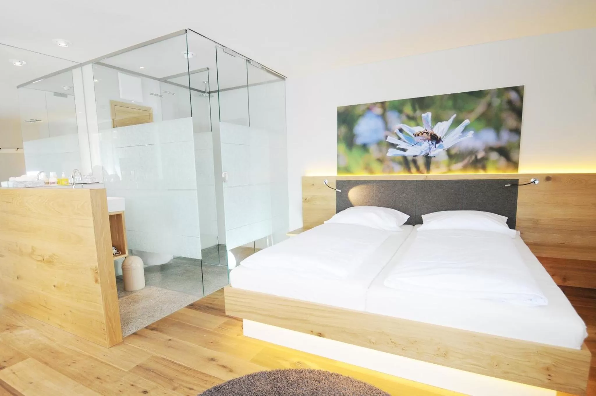 Bedroom, Bed in Hotel Waldvogel