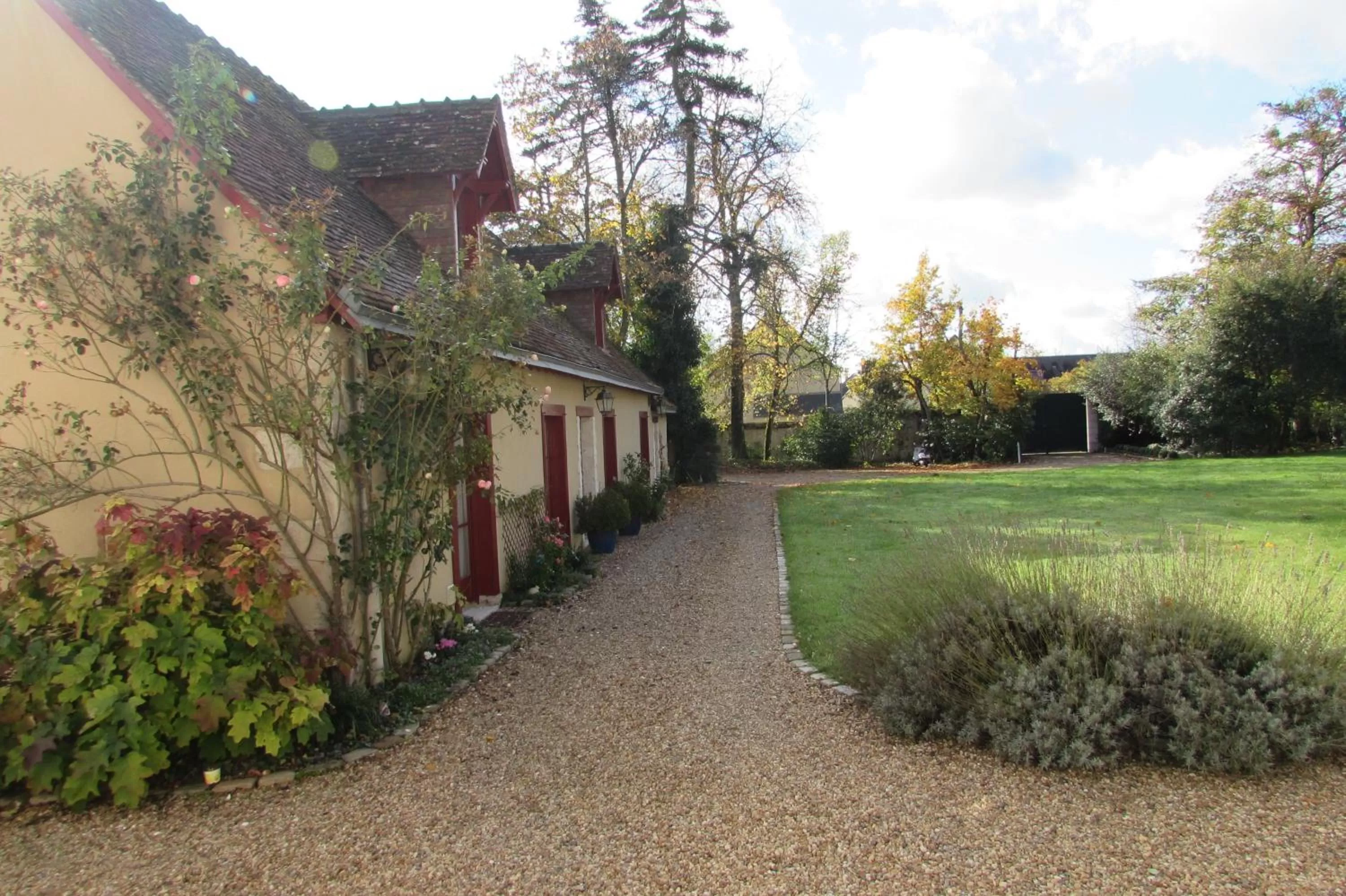 Facade/entrance in Le Plessis BBB