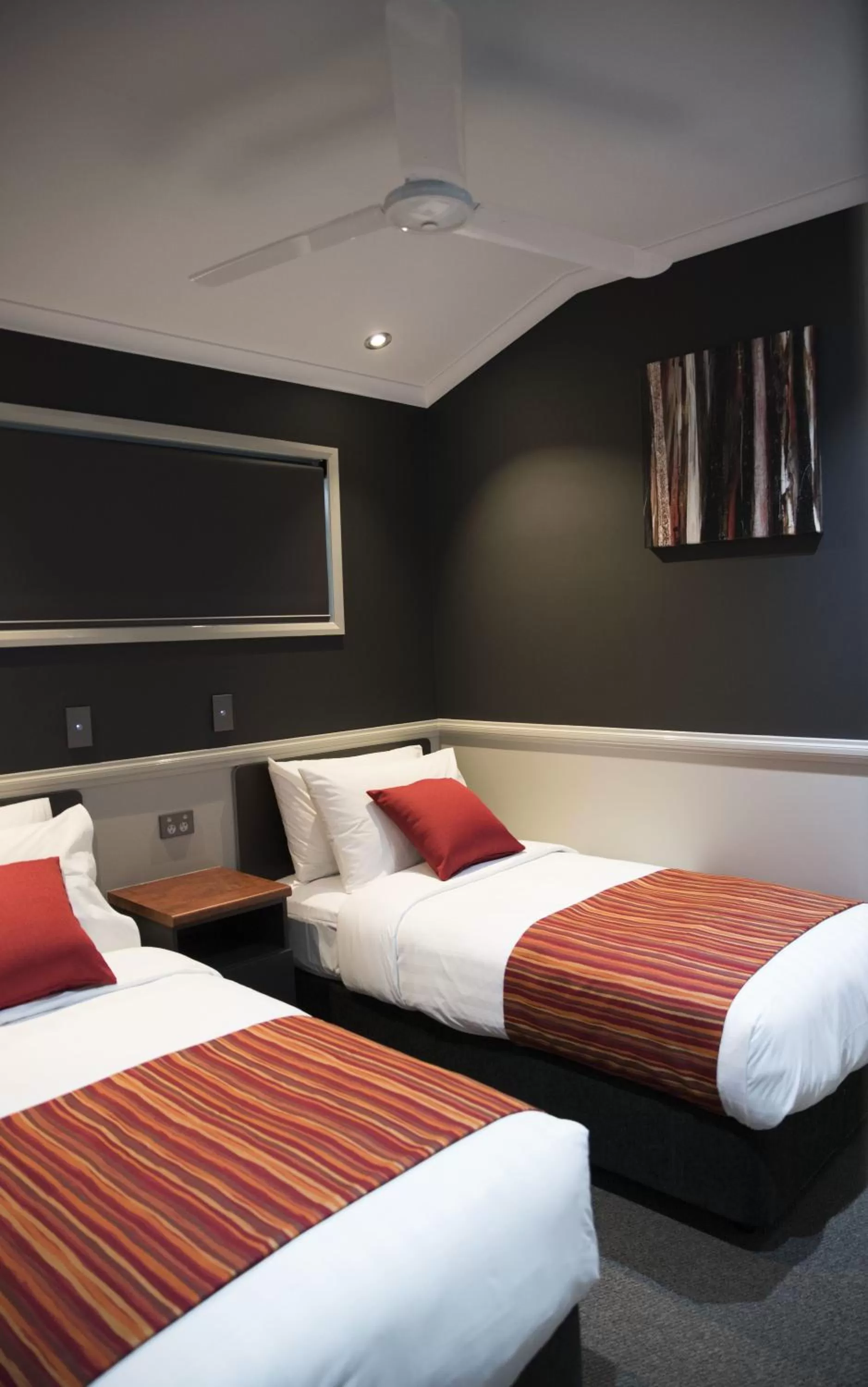 Bed in The Rocks Motel