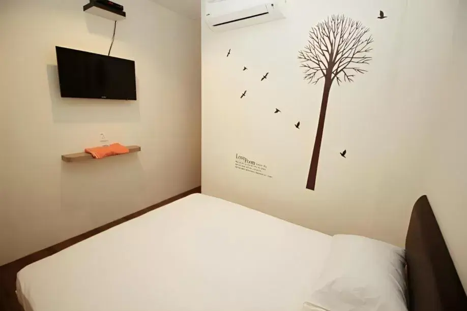 Queen Room in BMW Hotel Queen Room in BMW Hotel