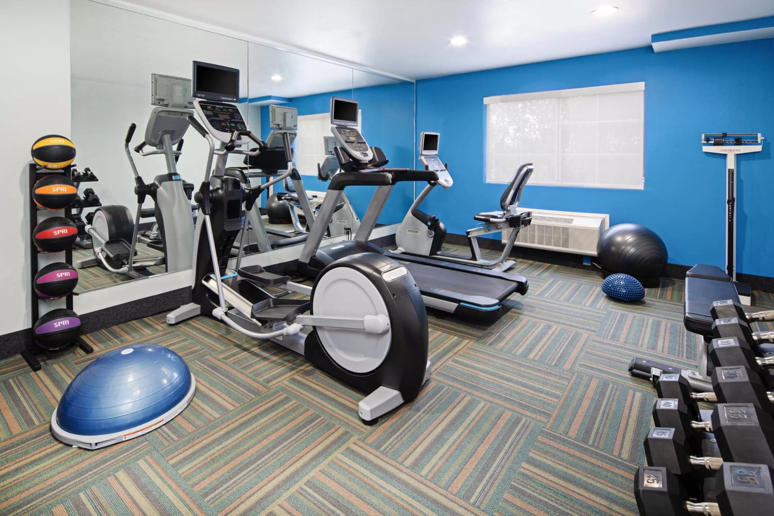 Fitness centre/facilities in Holiday Inn Express & Suites Watsonville by IHG