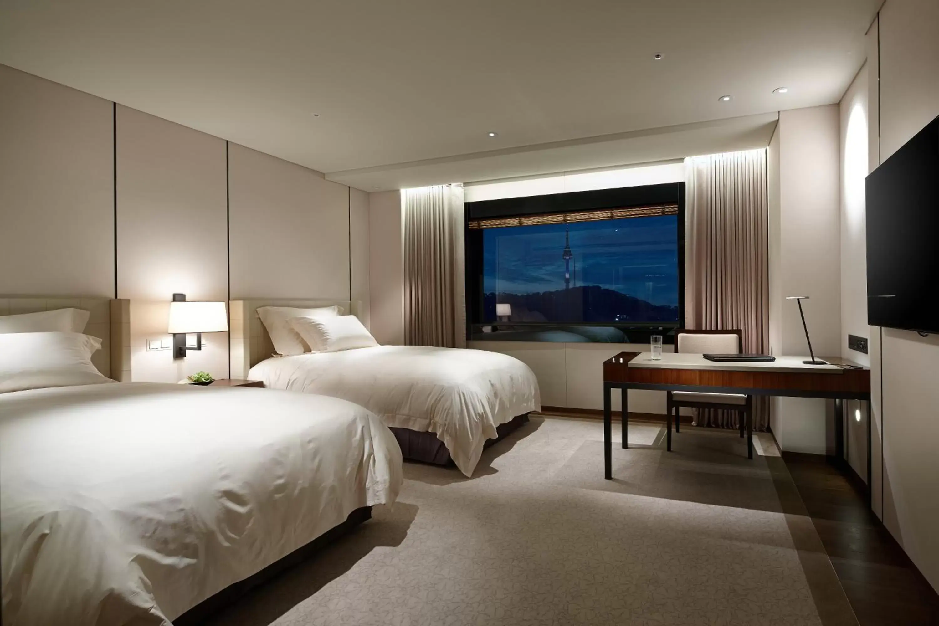 Deluxe Twin Room with Indoor Pool Access Only in The Shilla Seoul Deluxe Twin Room with Indoor Pool Access Only in The Shilla Seoul