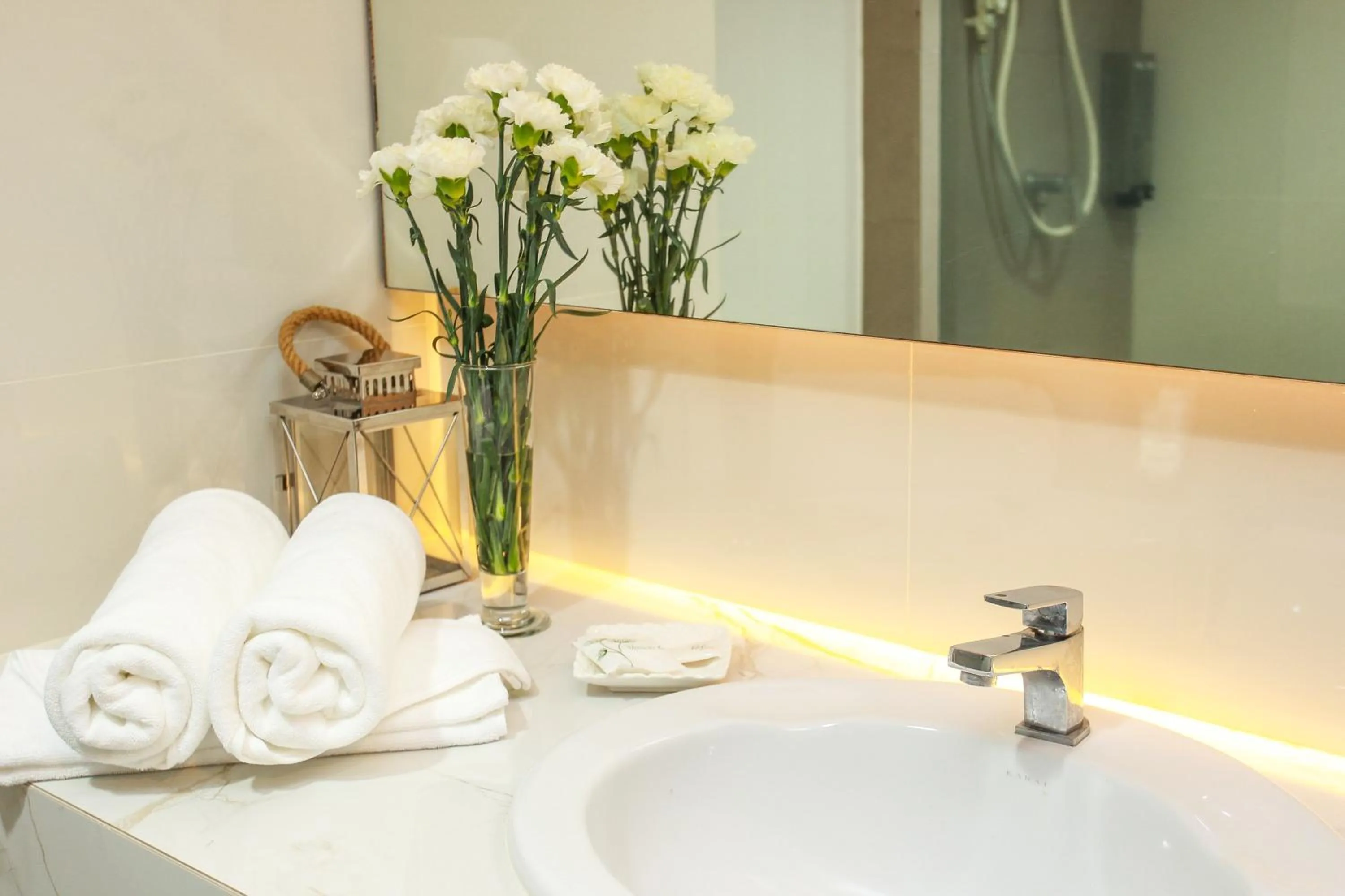 Bathroom in Lee Garden Bangkok