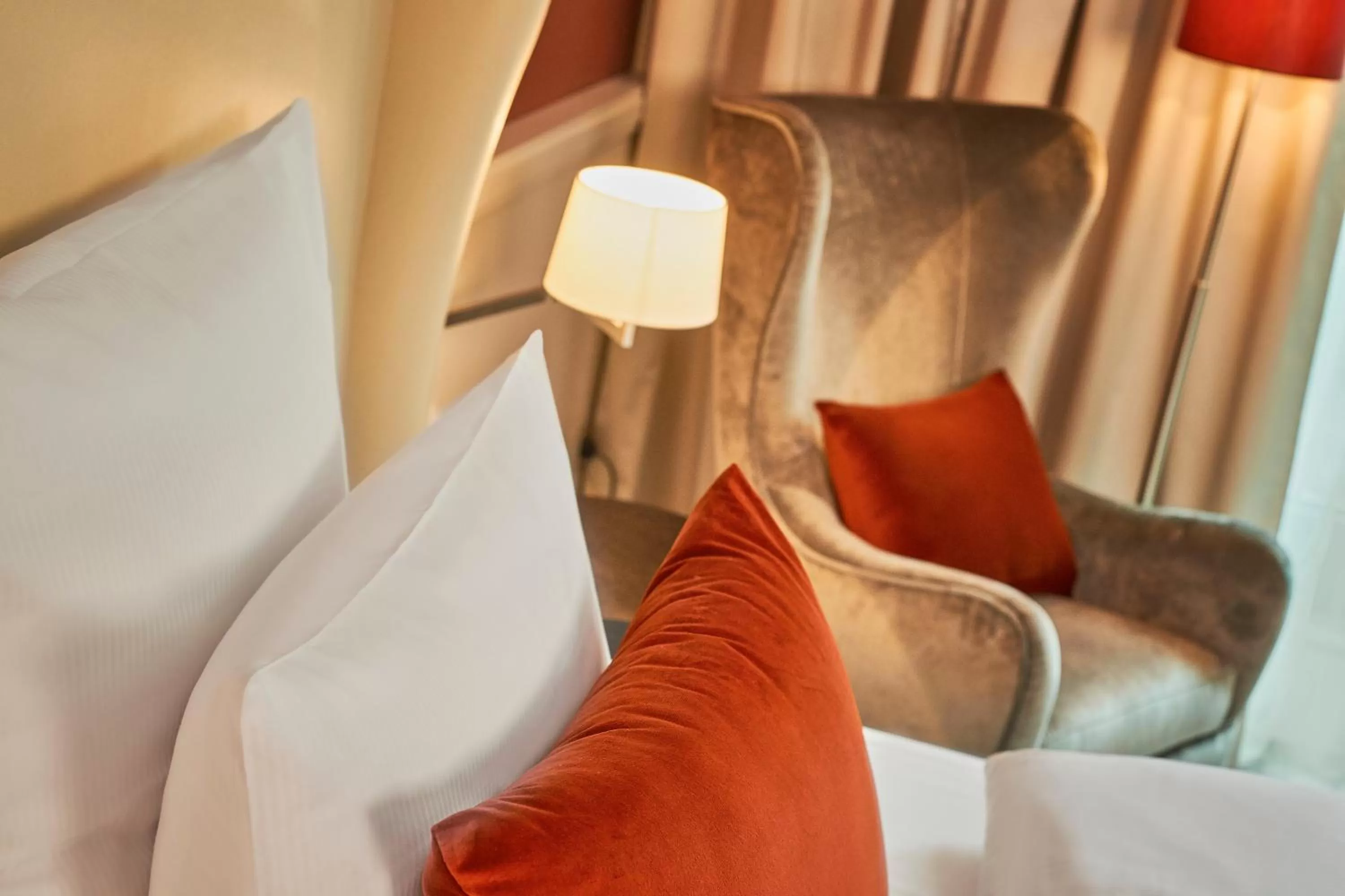 Bedroom, Bed in Dorint Hotel Frankfurt/Oberursel