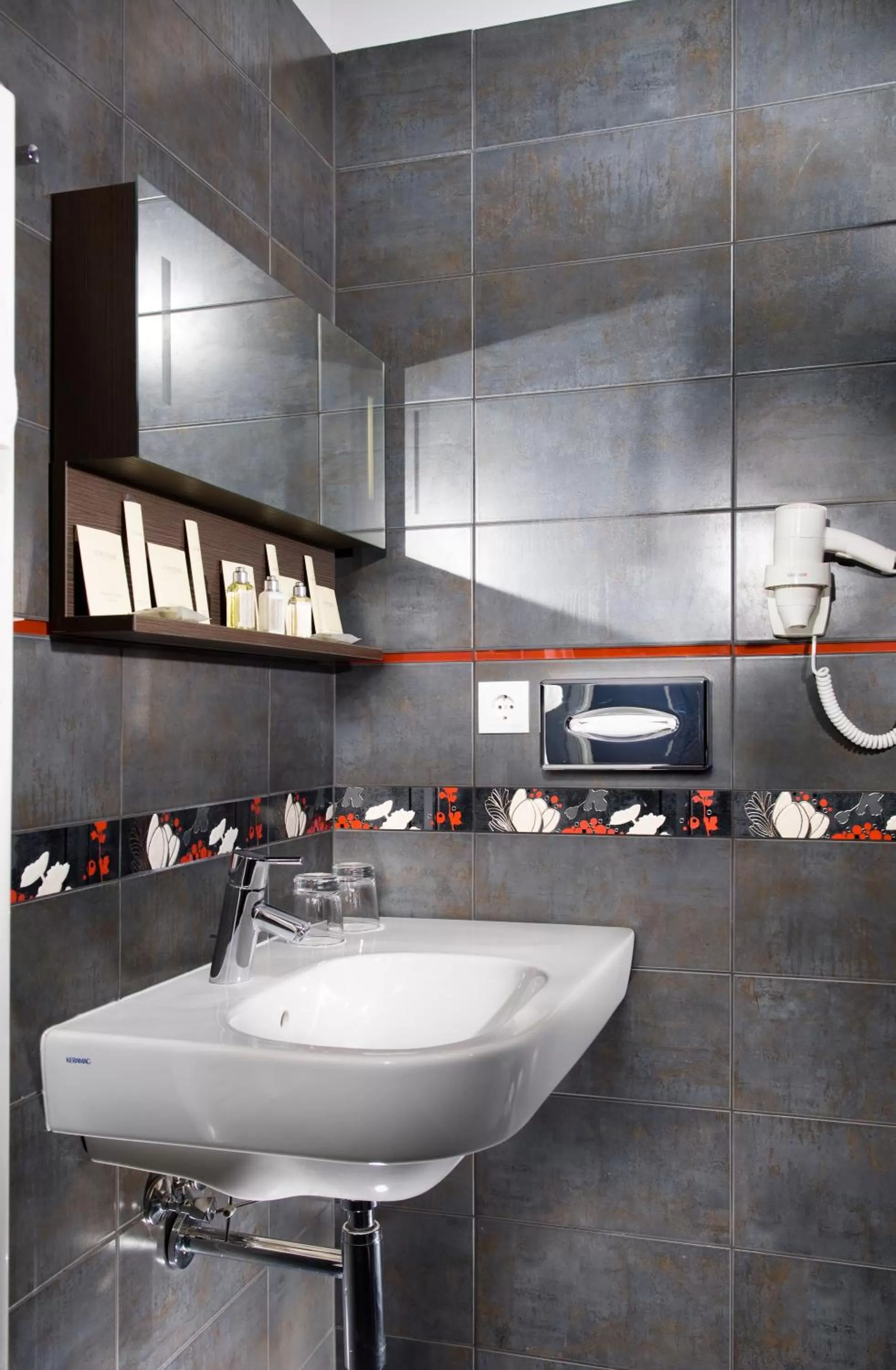 Bathroom in Opera Garden Hotel & Apartments