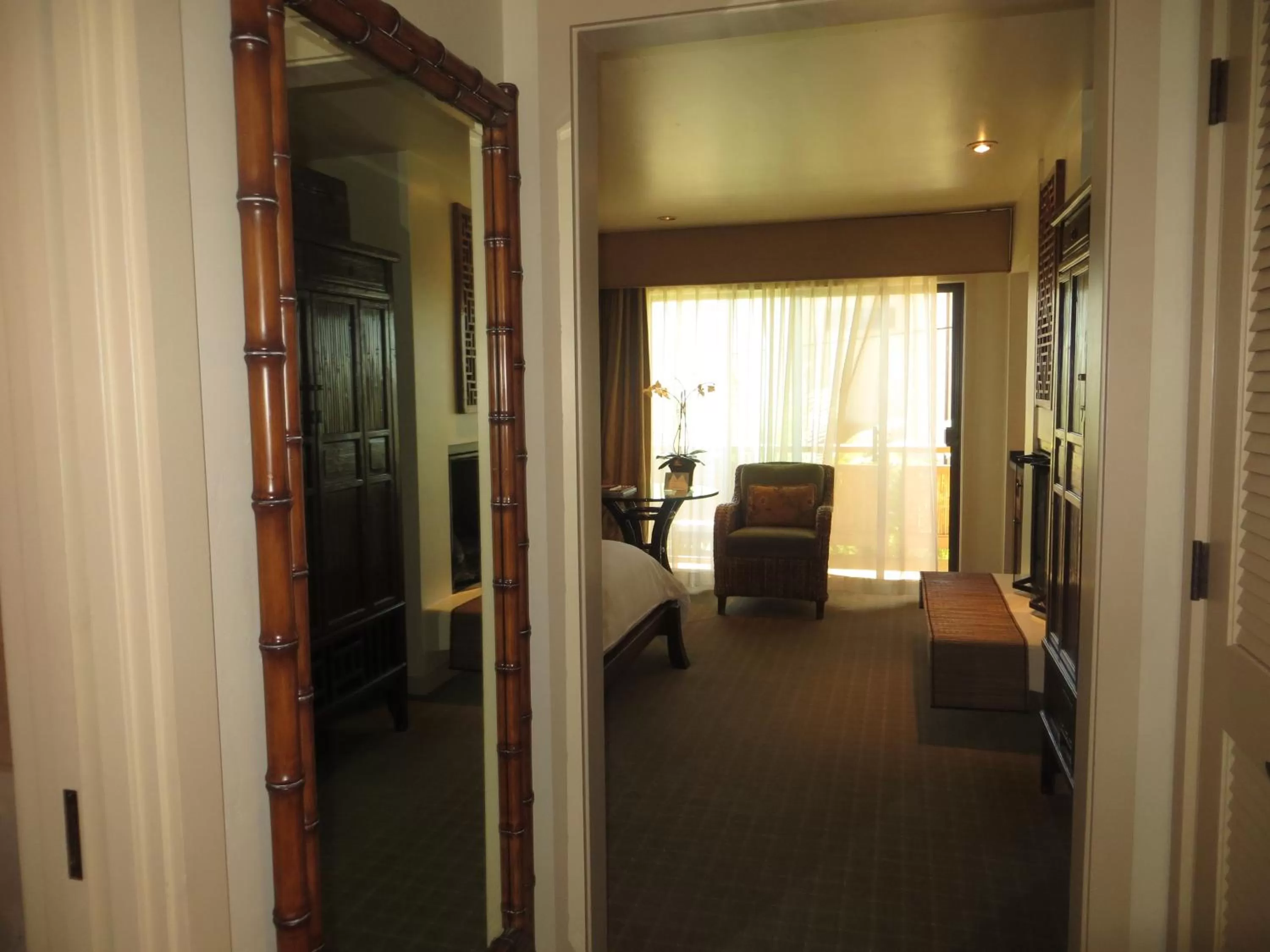 Photo of the whole room in Tradewinds Carmel