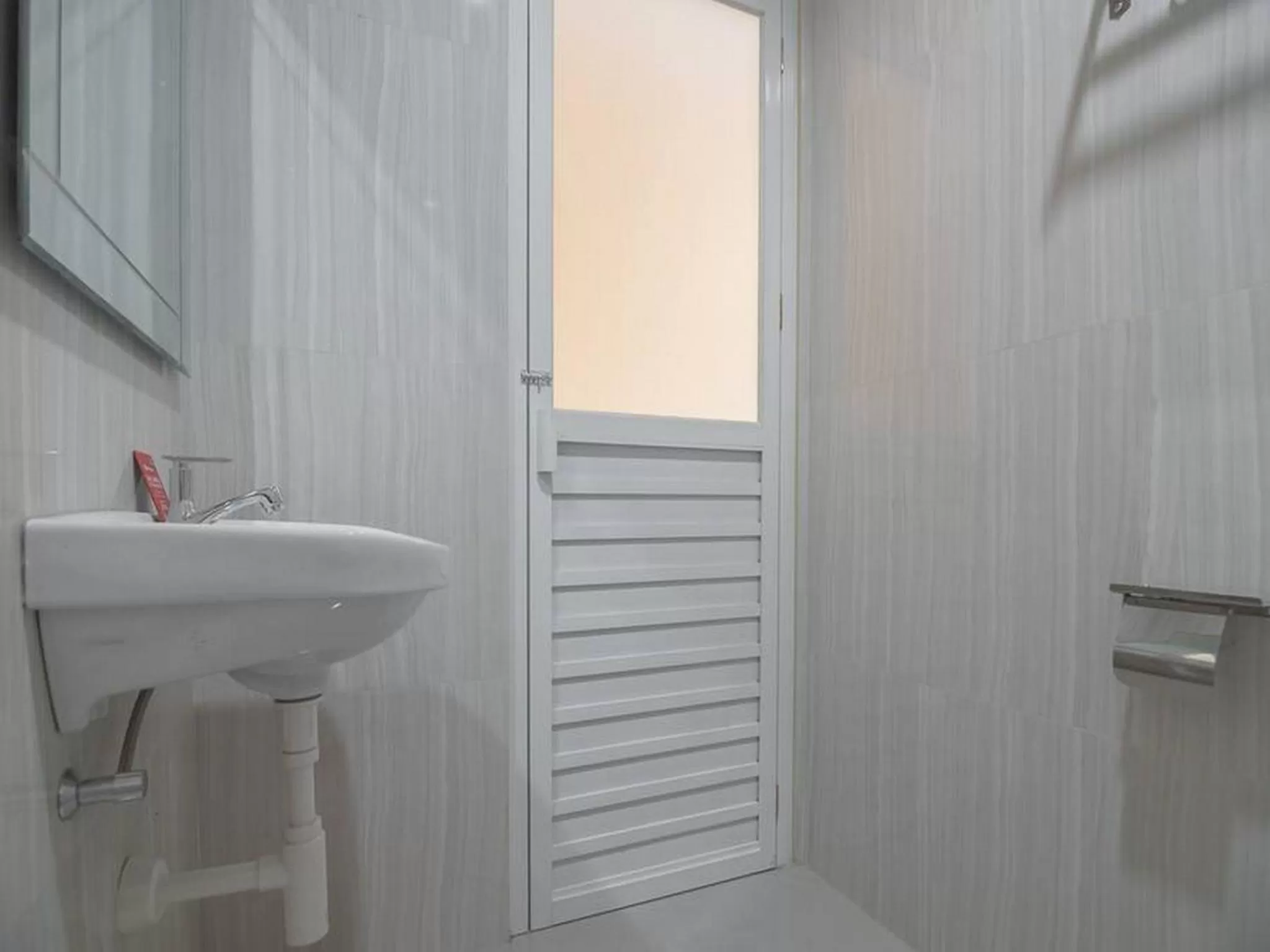 Bedroom in RedDoorz near Islamic Center Samarinda