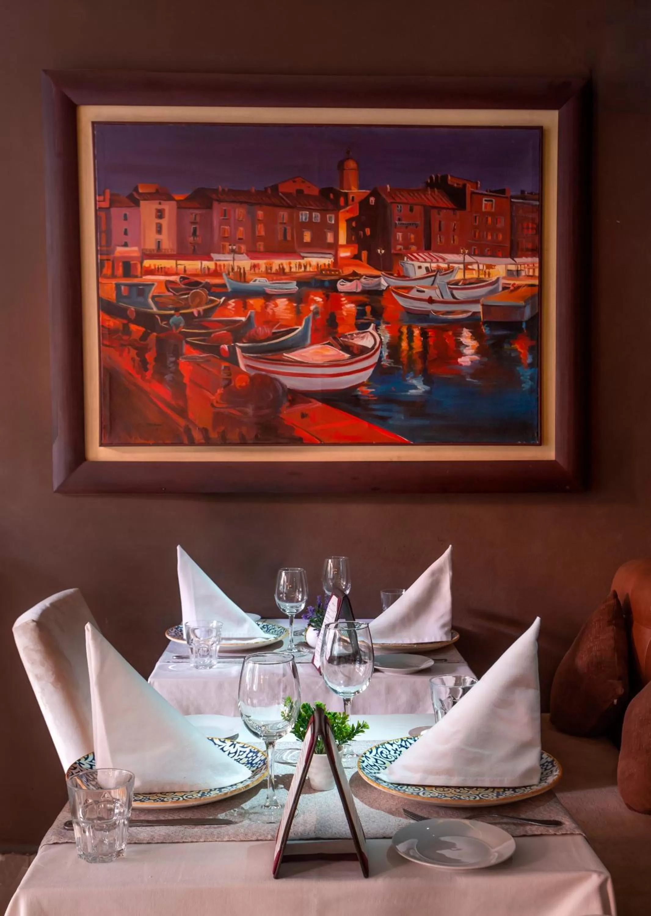 Restaurant/places to eat in Le Caspien Boutique Hotel