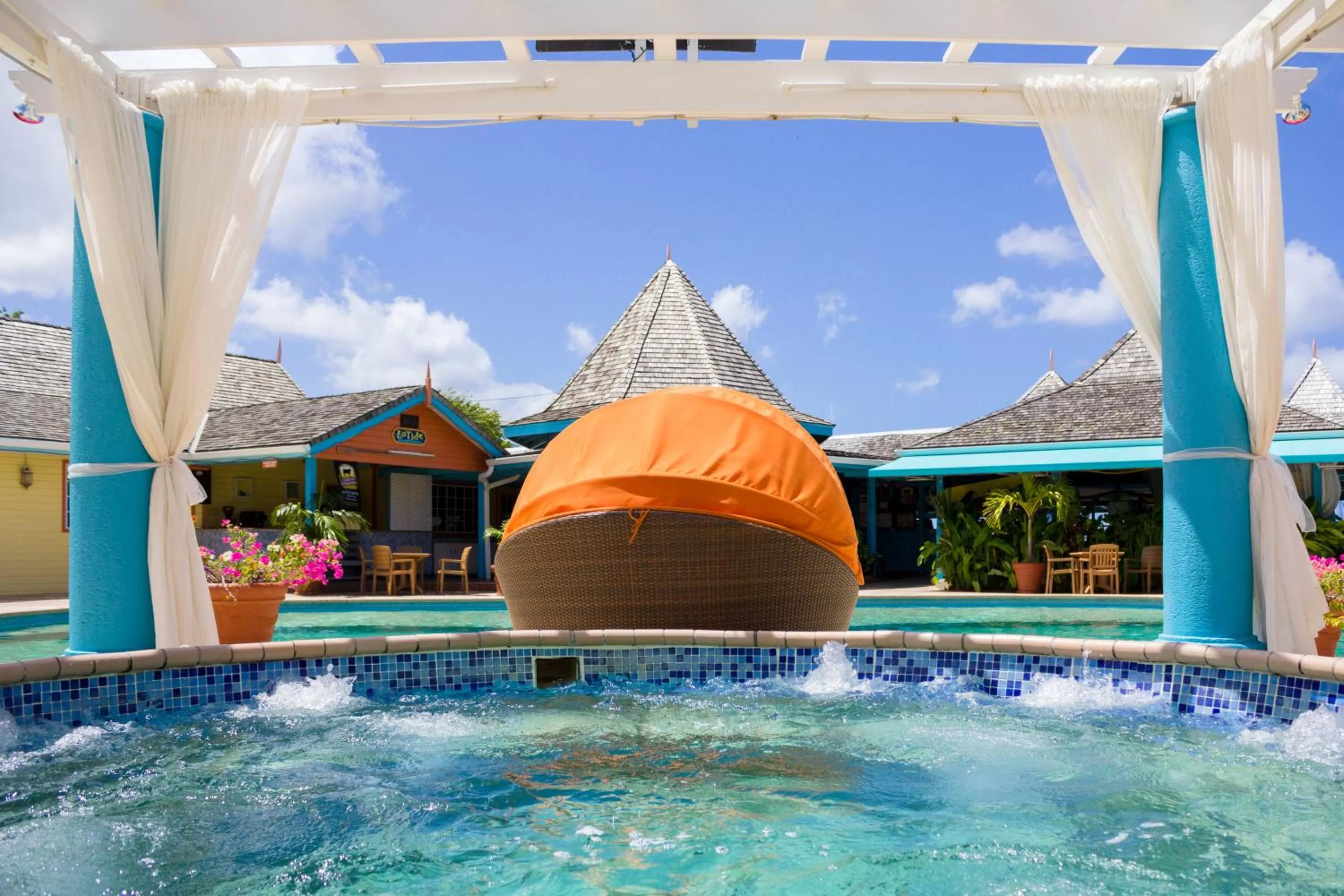 Swimming pool in Bay Gardens Beach Resort & Spa