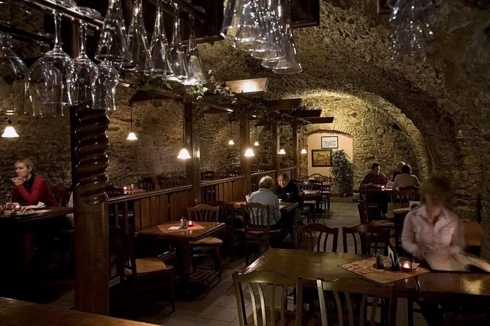 Restaurant/places to eat in Hotel Tilia