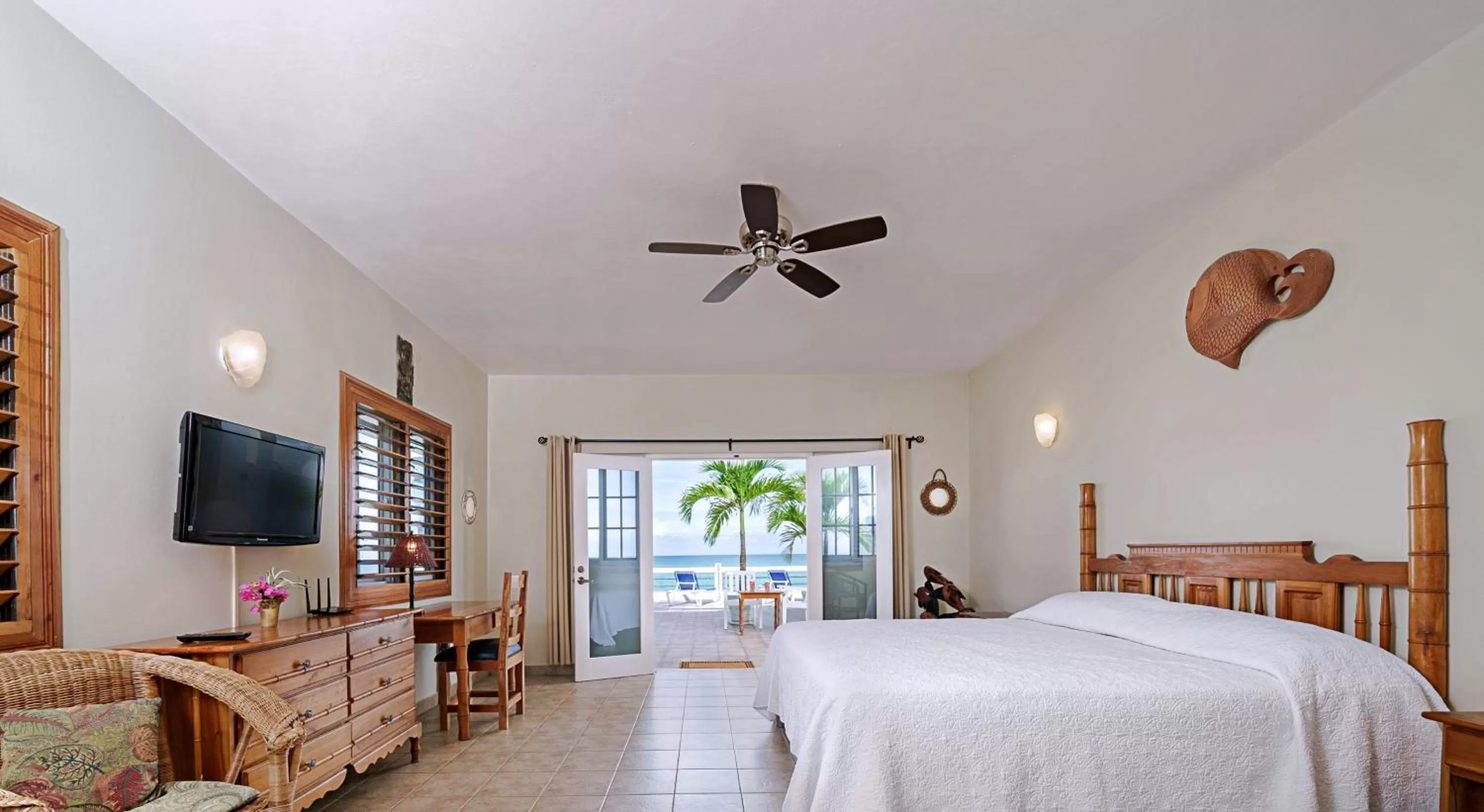 Bedroom, Bed in Beach House Condos, Negril