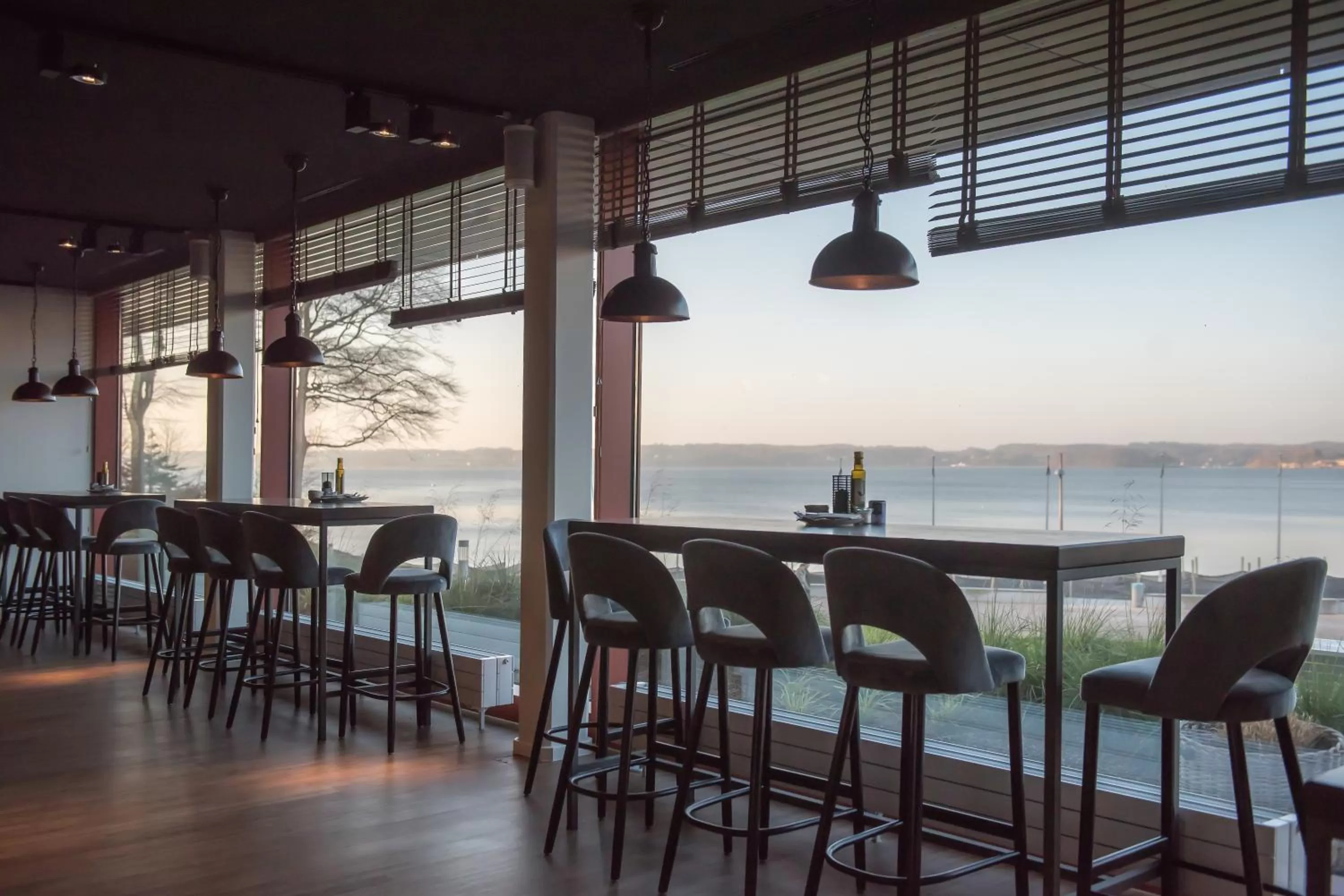 Restaurant/places to eat in Intermar Hotel & Apartments