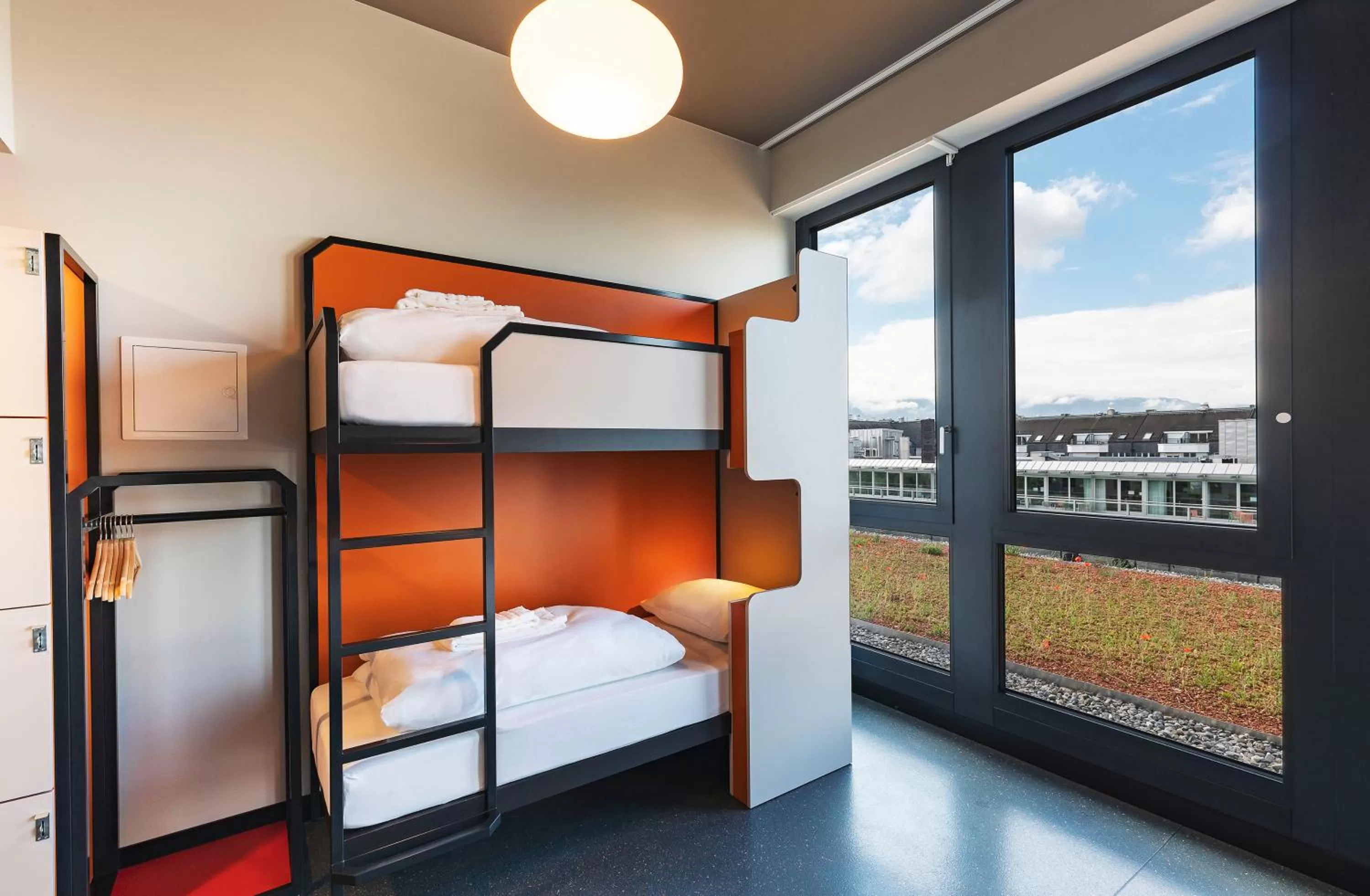 Bedroom, Bed in MEININGER Hotel Genève Centre Charmilles