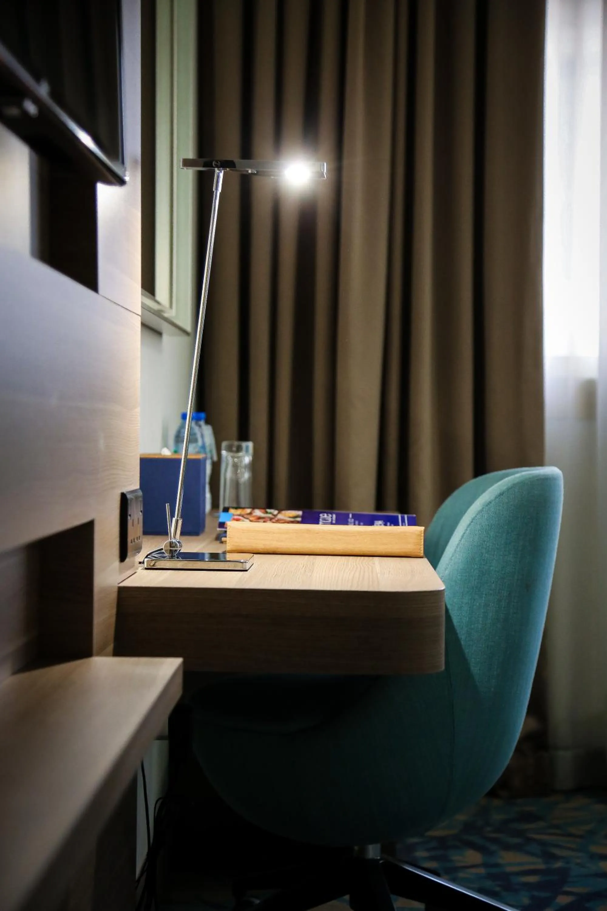 Seating area in MENA Plaza Hotel Albarsha At The Mall