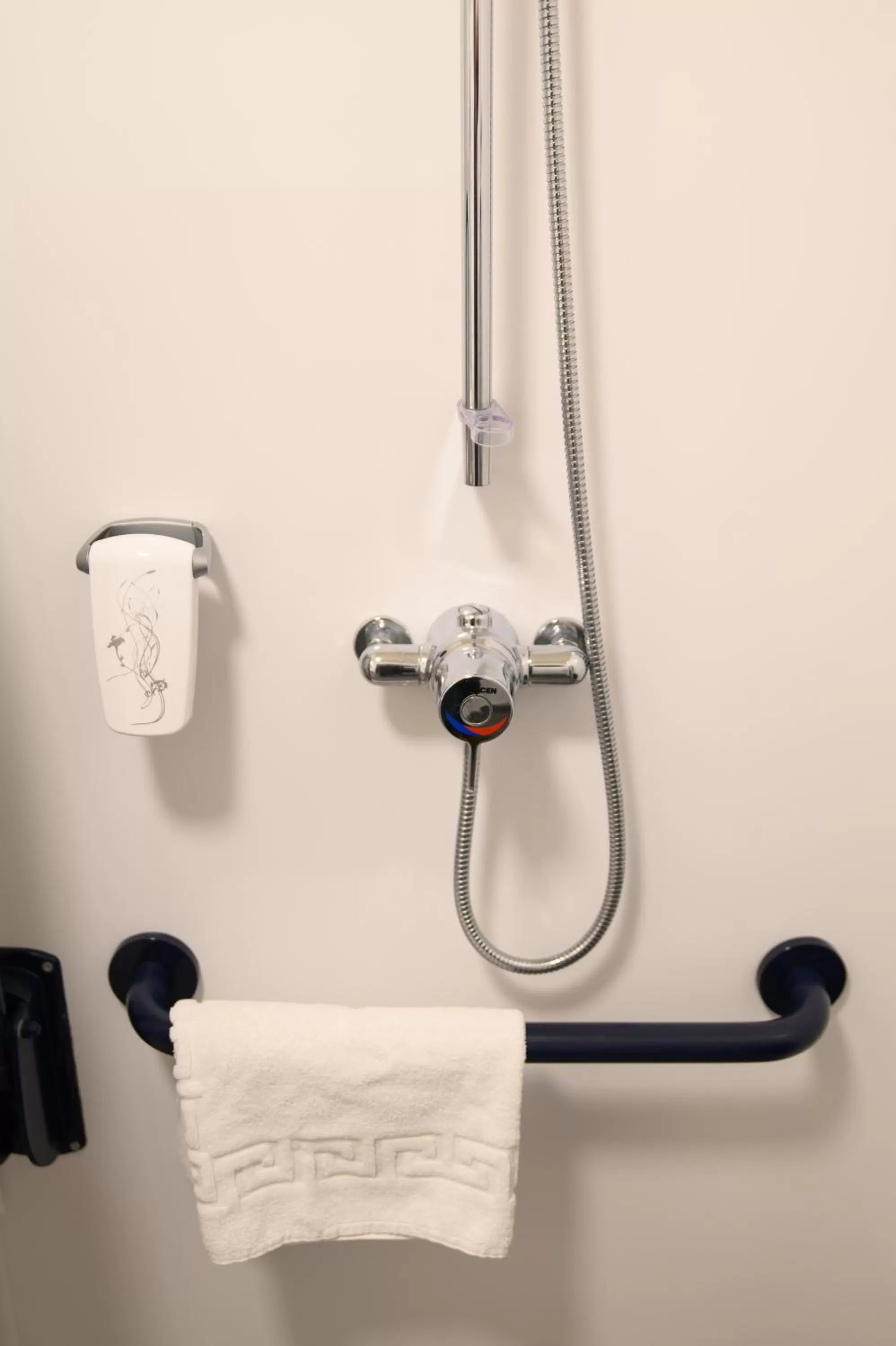 Bathroom in Highland Gate, Stirling by Marston's Inns