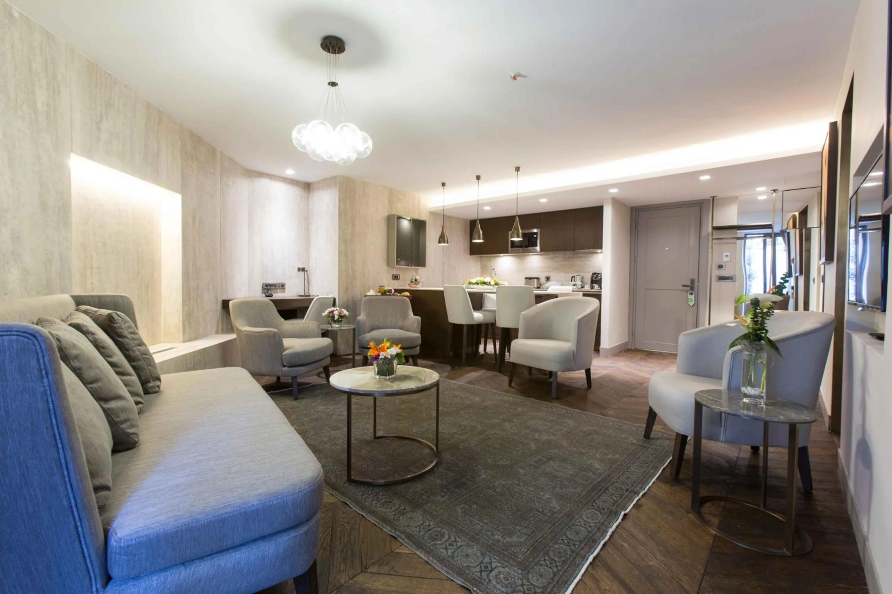 TV and multimedia in Noble22 Suites-Special Category