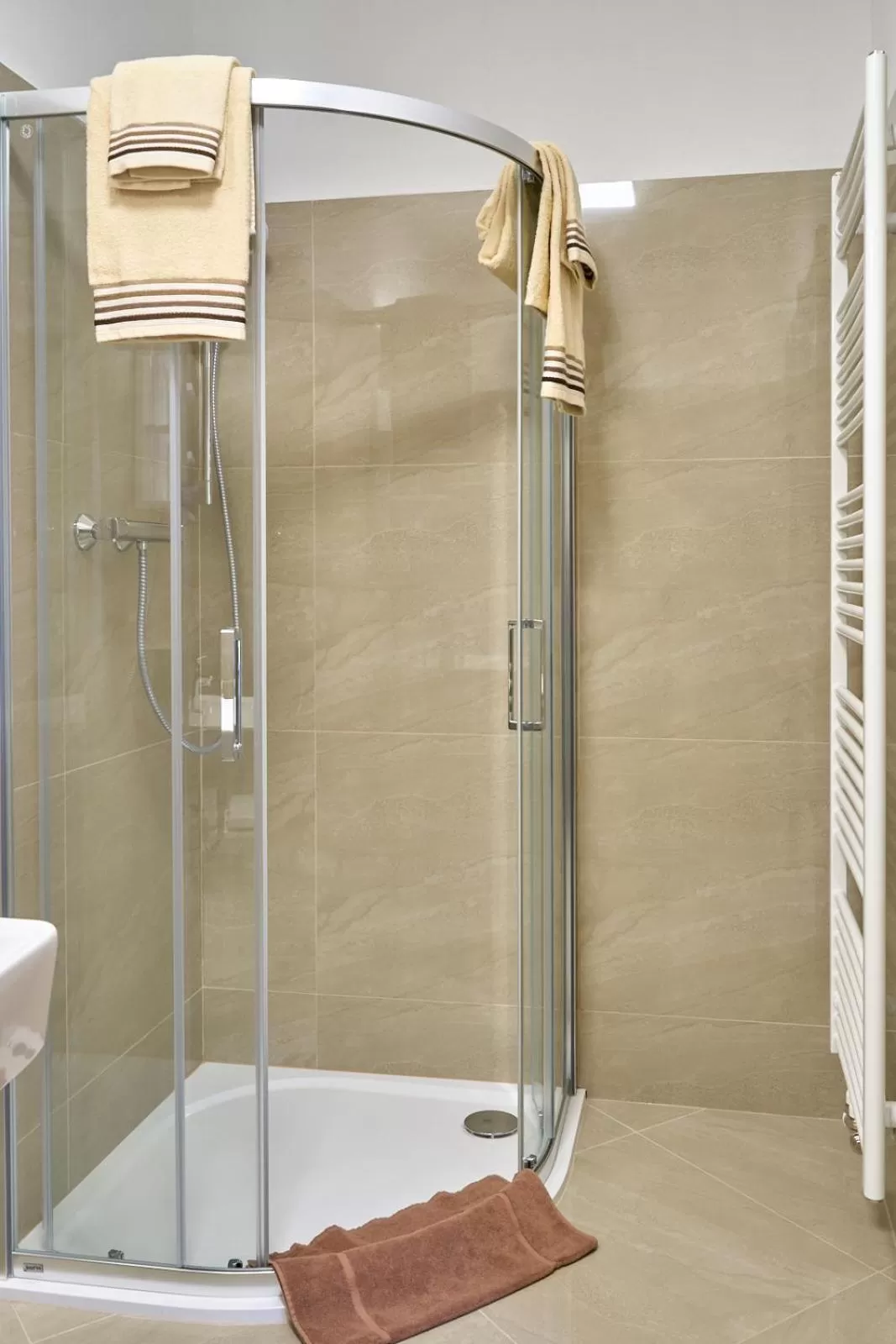 Bathroom in Vila Lovců králových