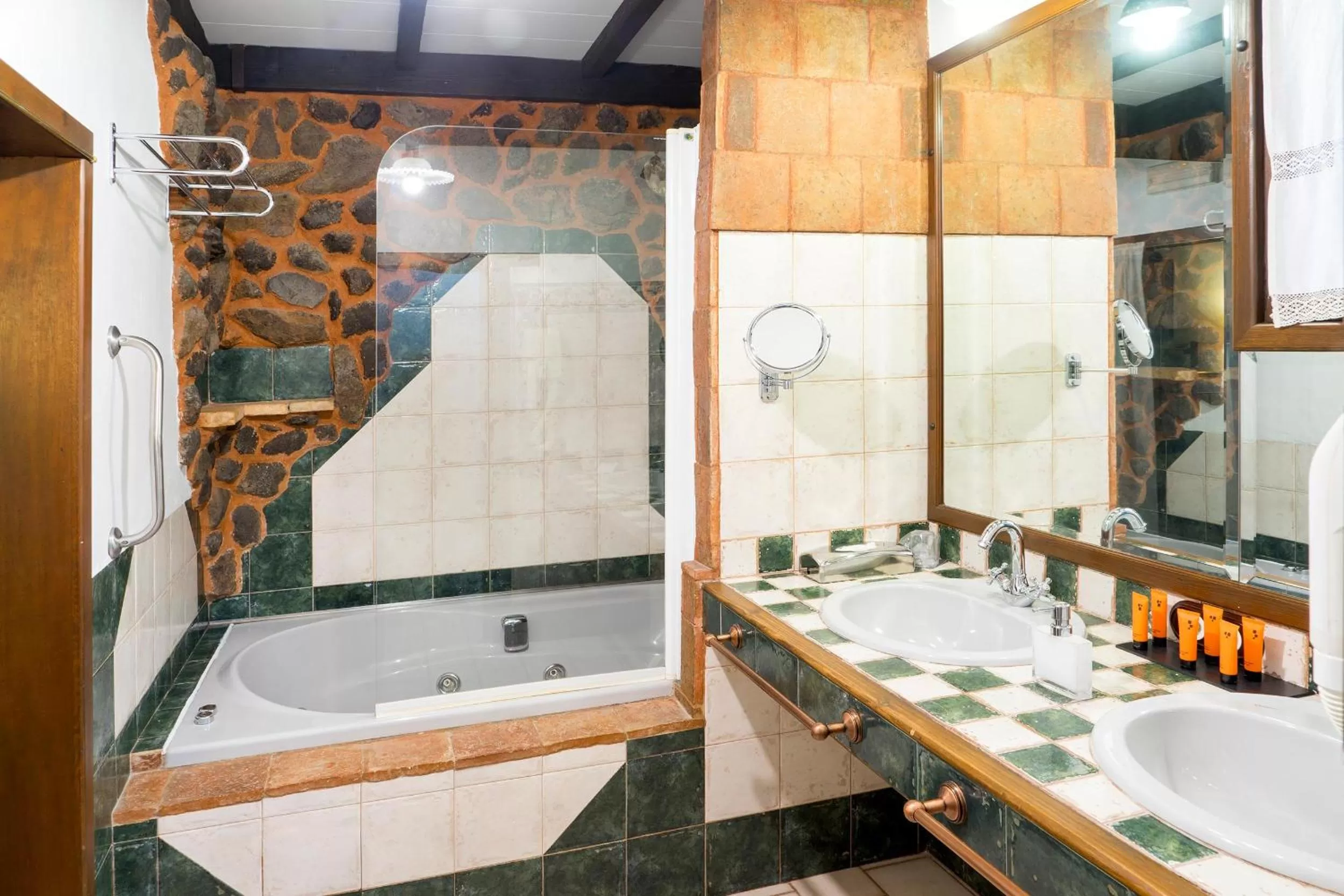 Bathroom in Hotel Spa La Casa del Rector Almagro