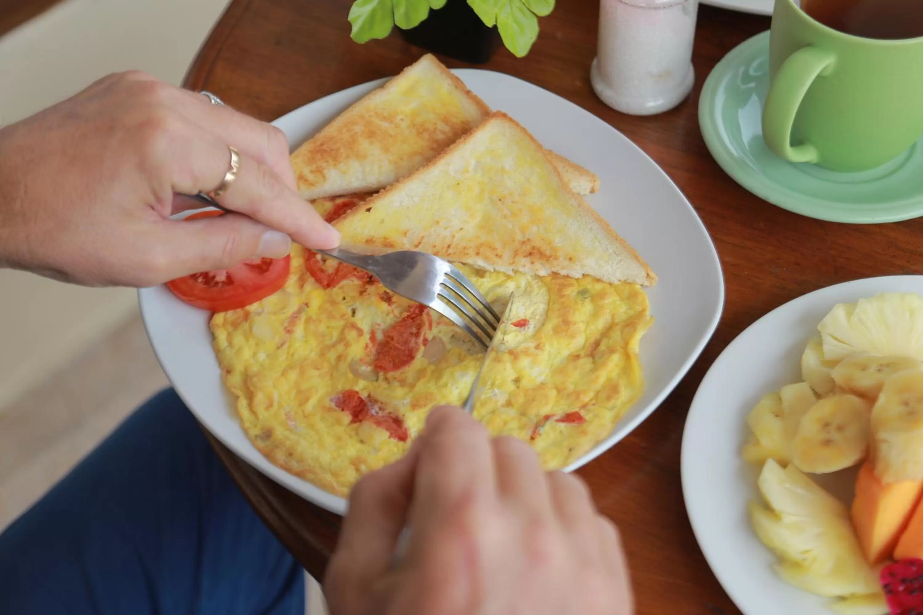 Breakfast in Sadru House