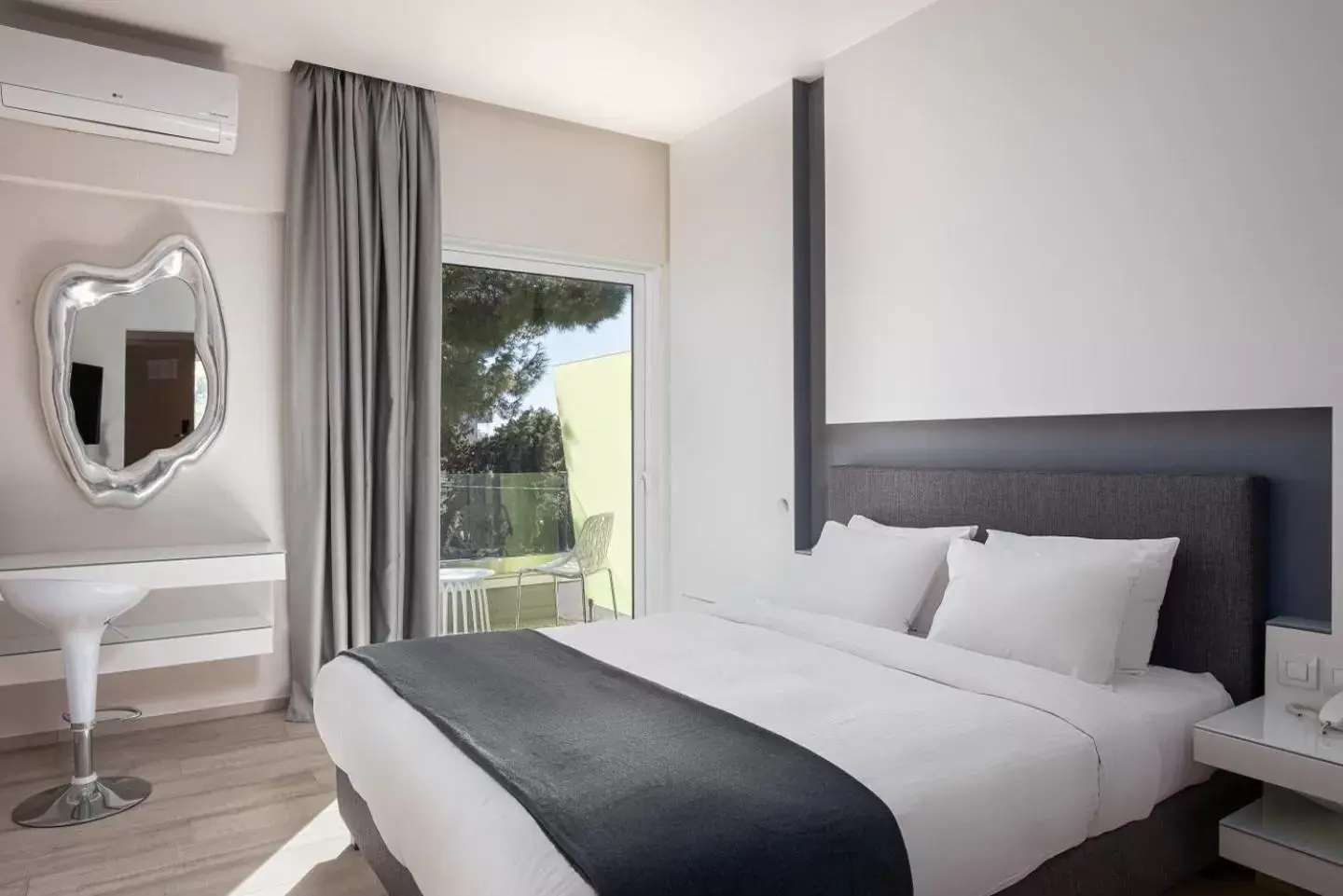 Deluxe Room in Mirada Hotel Deluxe Room in Mirada Hotel