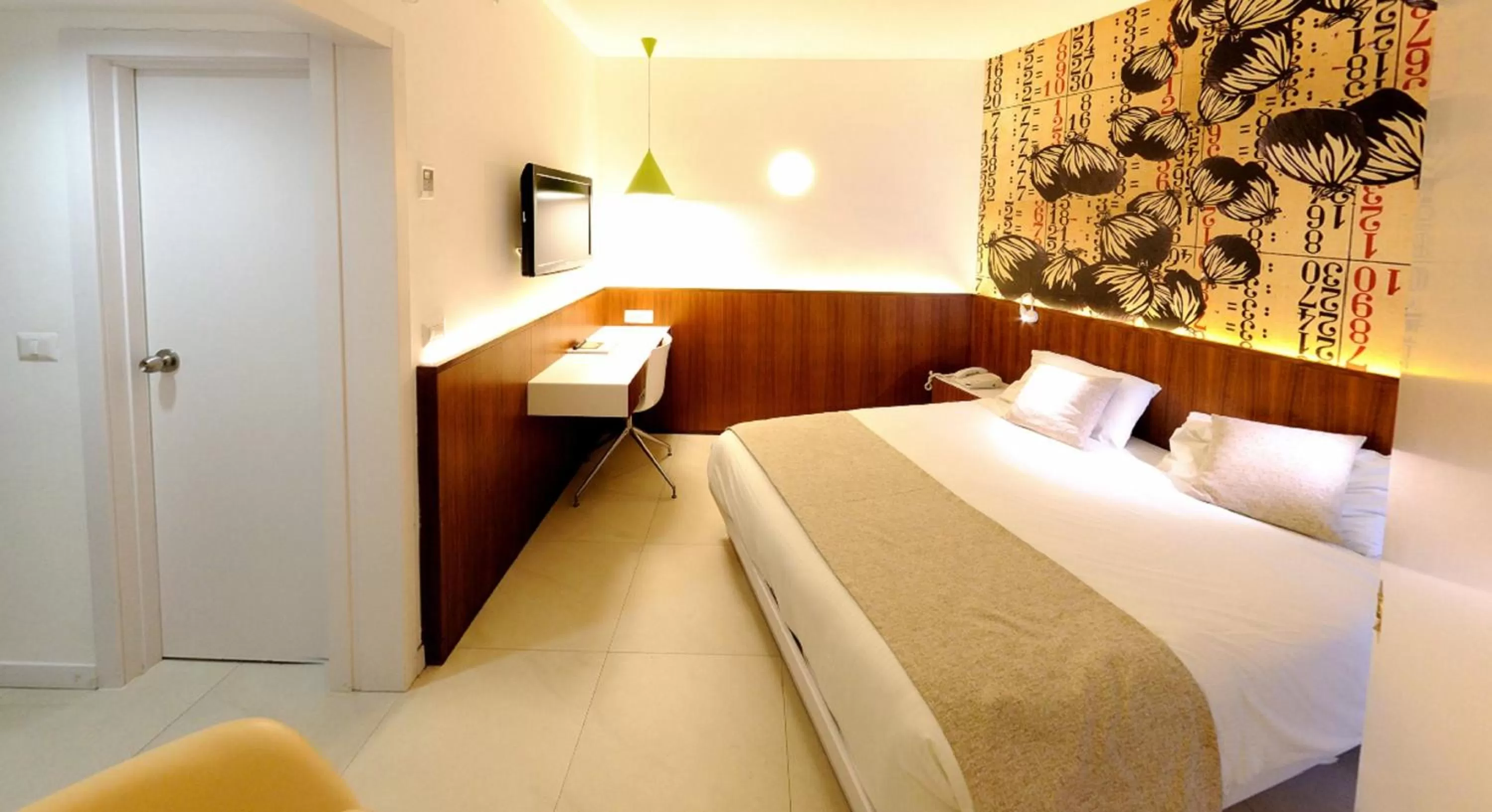 Bedroom, Bed in Prima Vera