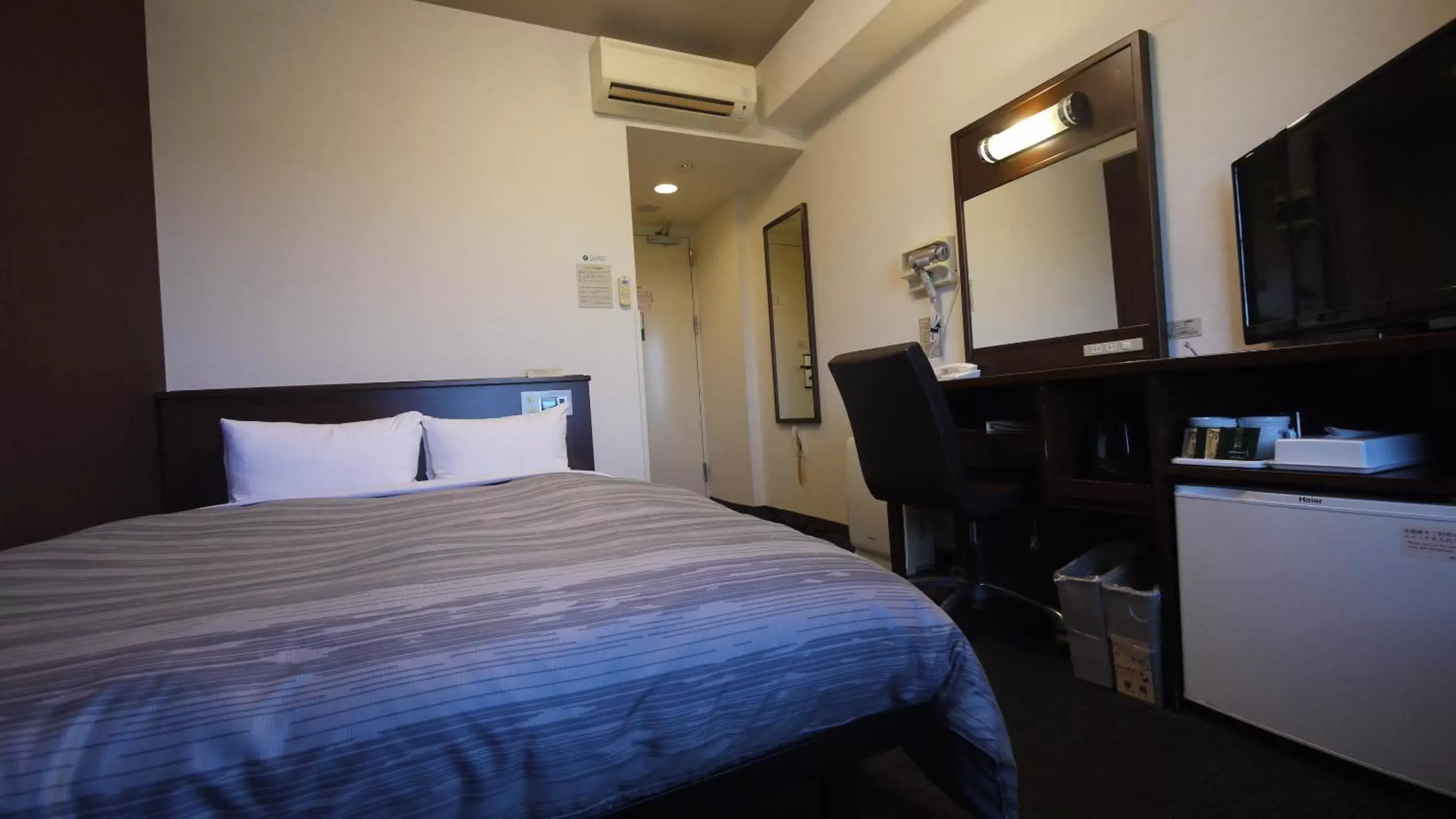 Double Room with Small Double Bed - single occupancy - Non-Smoking in Hotel Route-Inn Nagahama Inter Double Room with Small Double Bed - single occupancy - Non-Smoking in Hotel Route-Inn Nagahama Inter