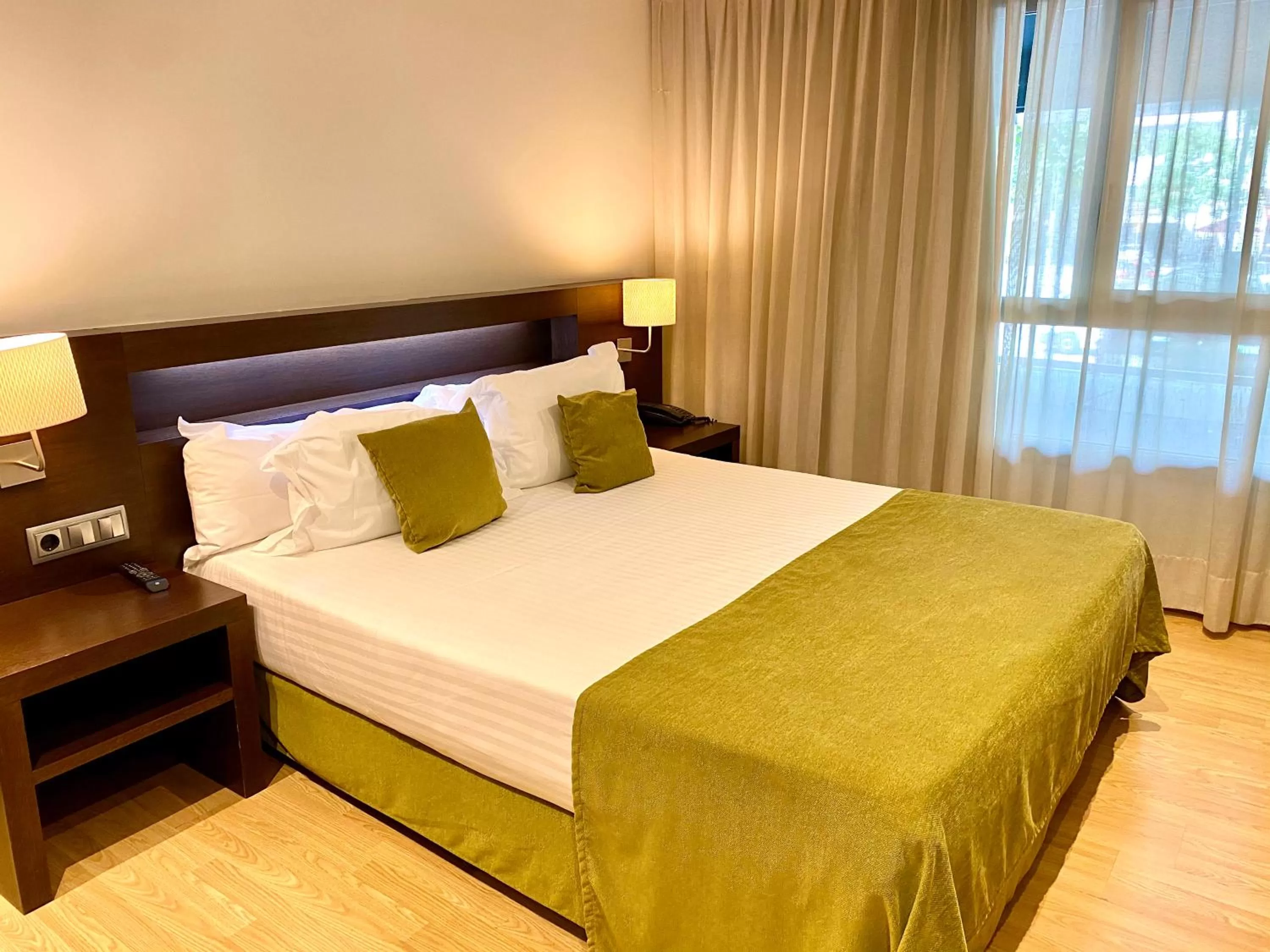 Bed in Hotel Concordia Barcelona