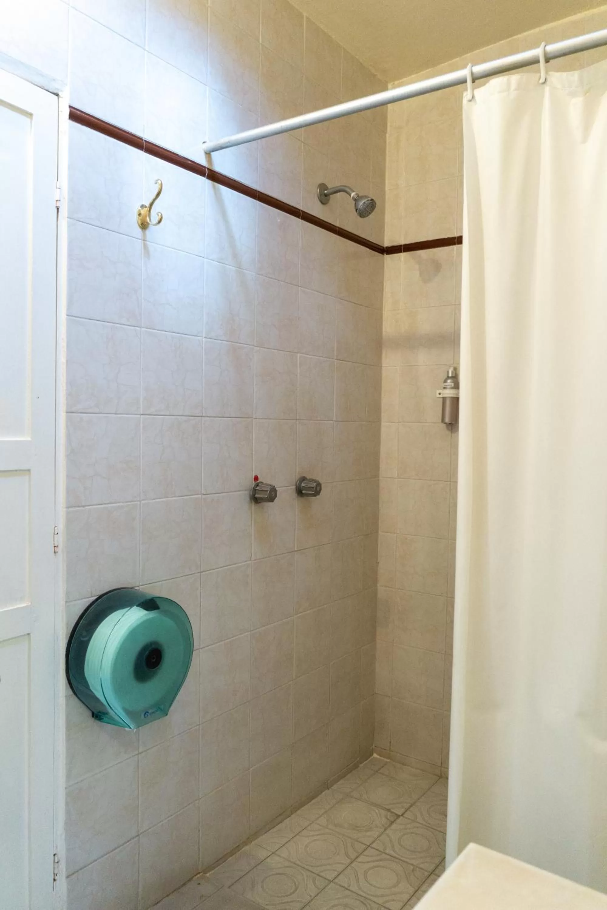 Bathroom in Hotel Colonial