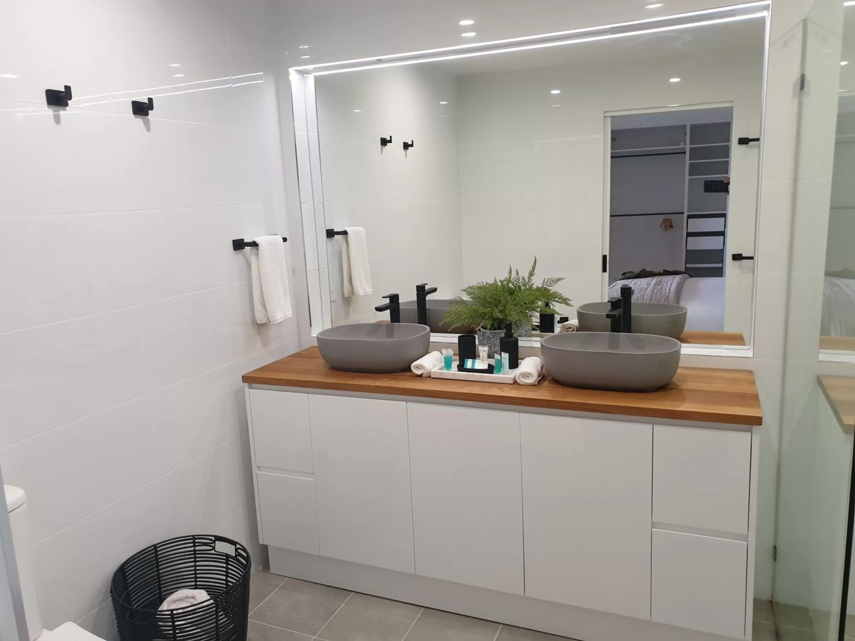 Bathroom in Twofold Bay Motor Inn