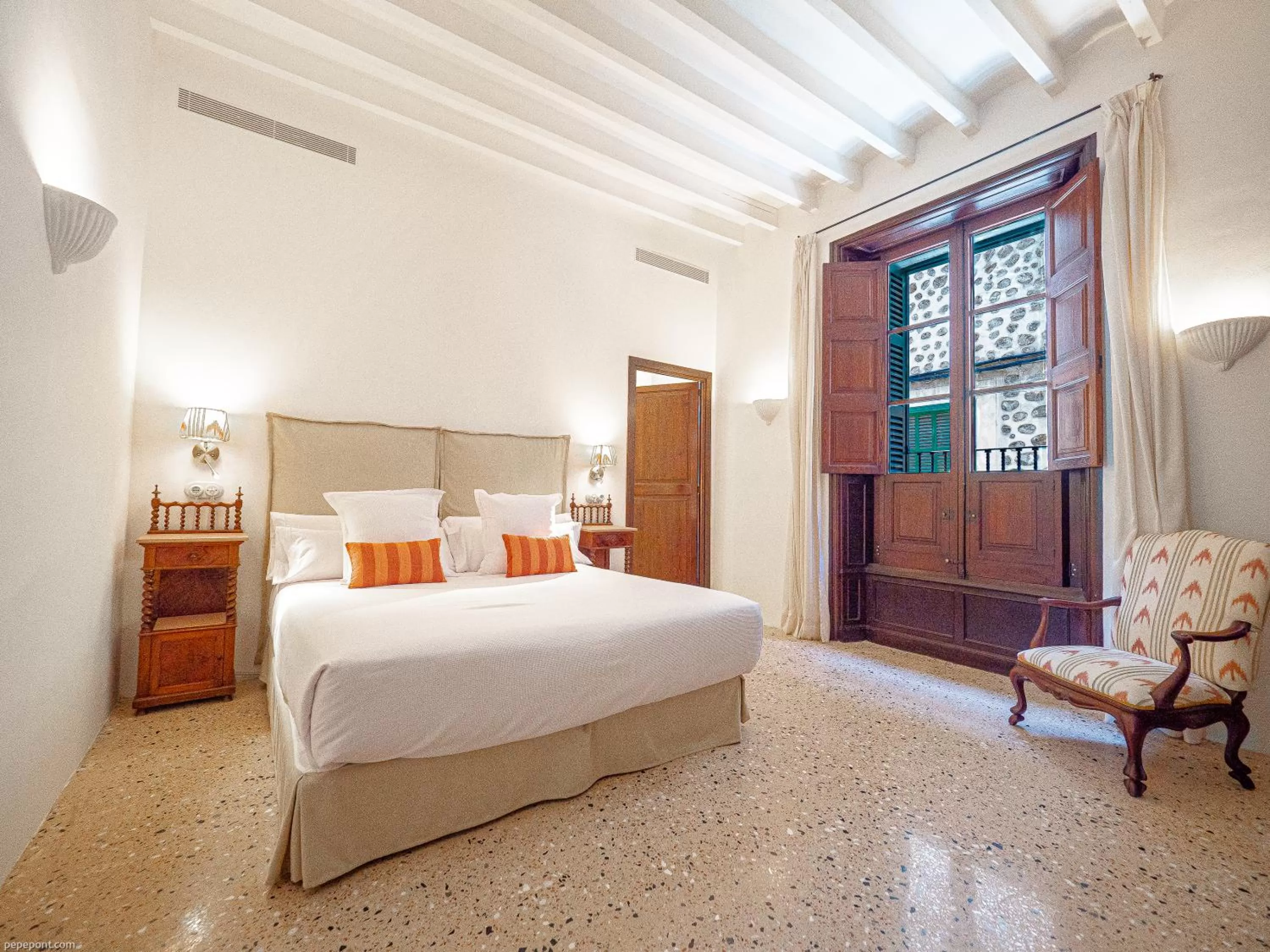 Bed in Ca'n Puig de Sòller